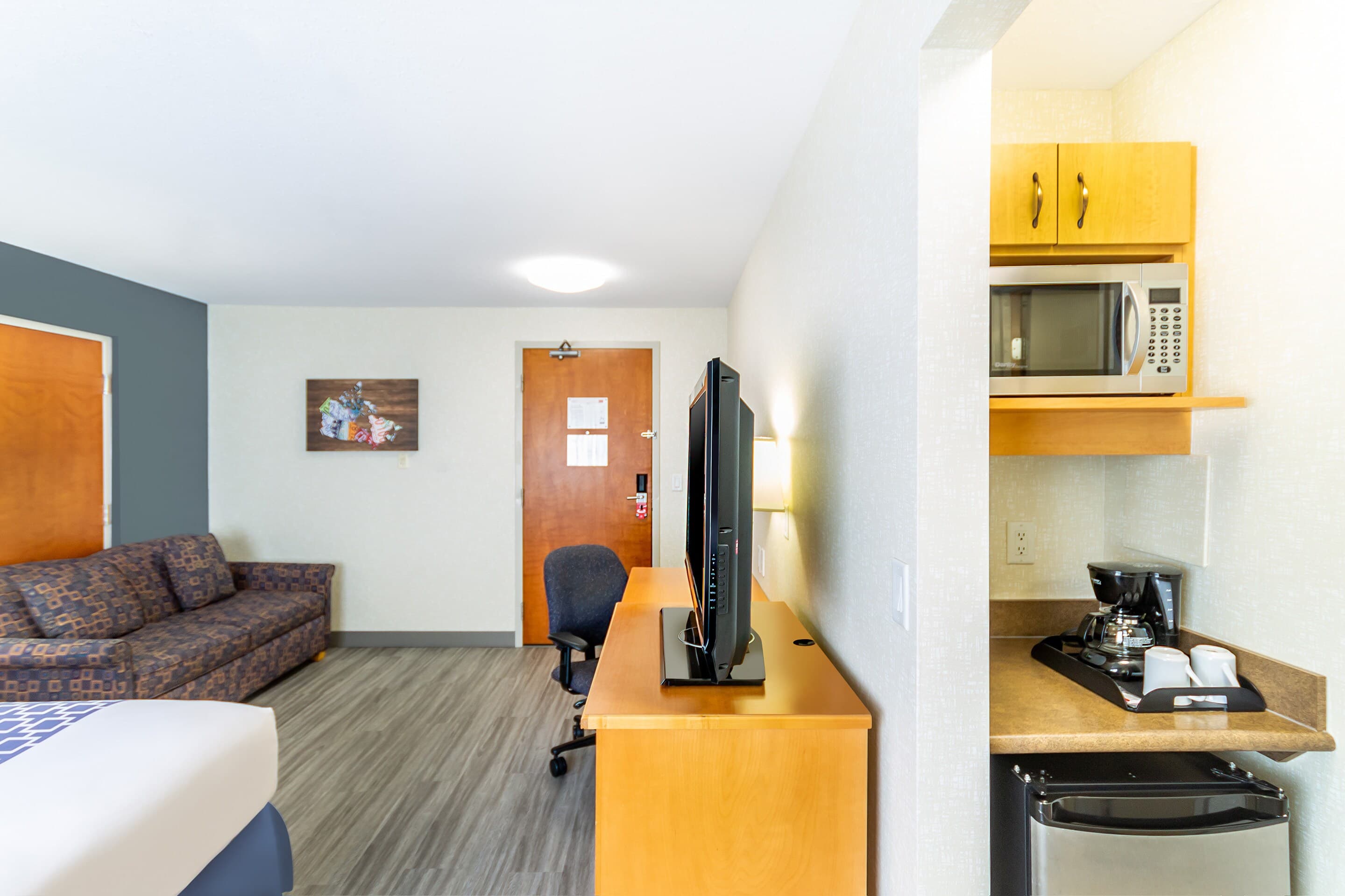 Econo Lodge Inn & Suites University — 59