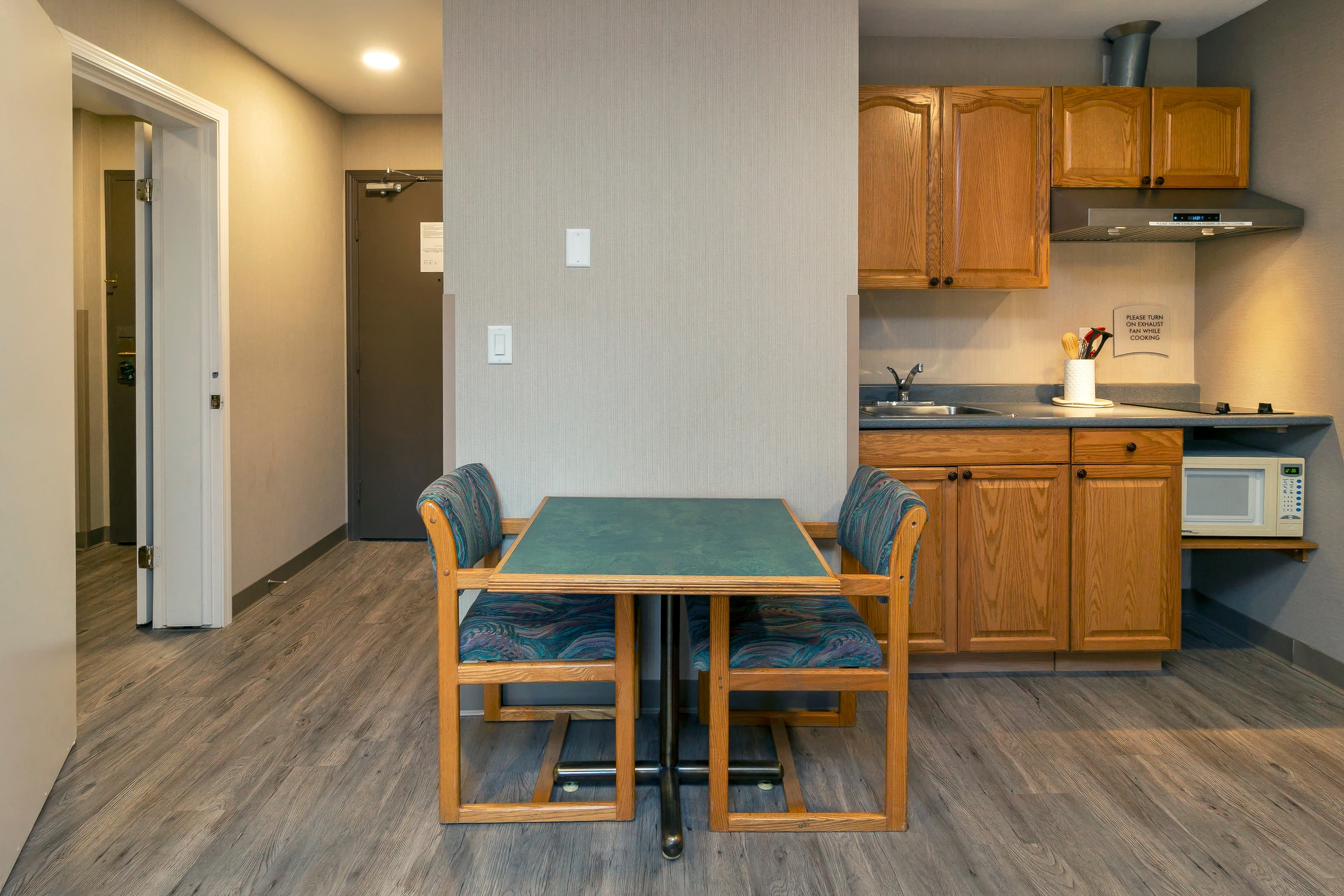 Quality Inn & Suites - Image 2