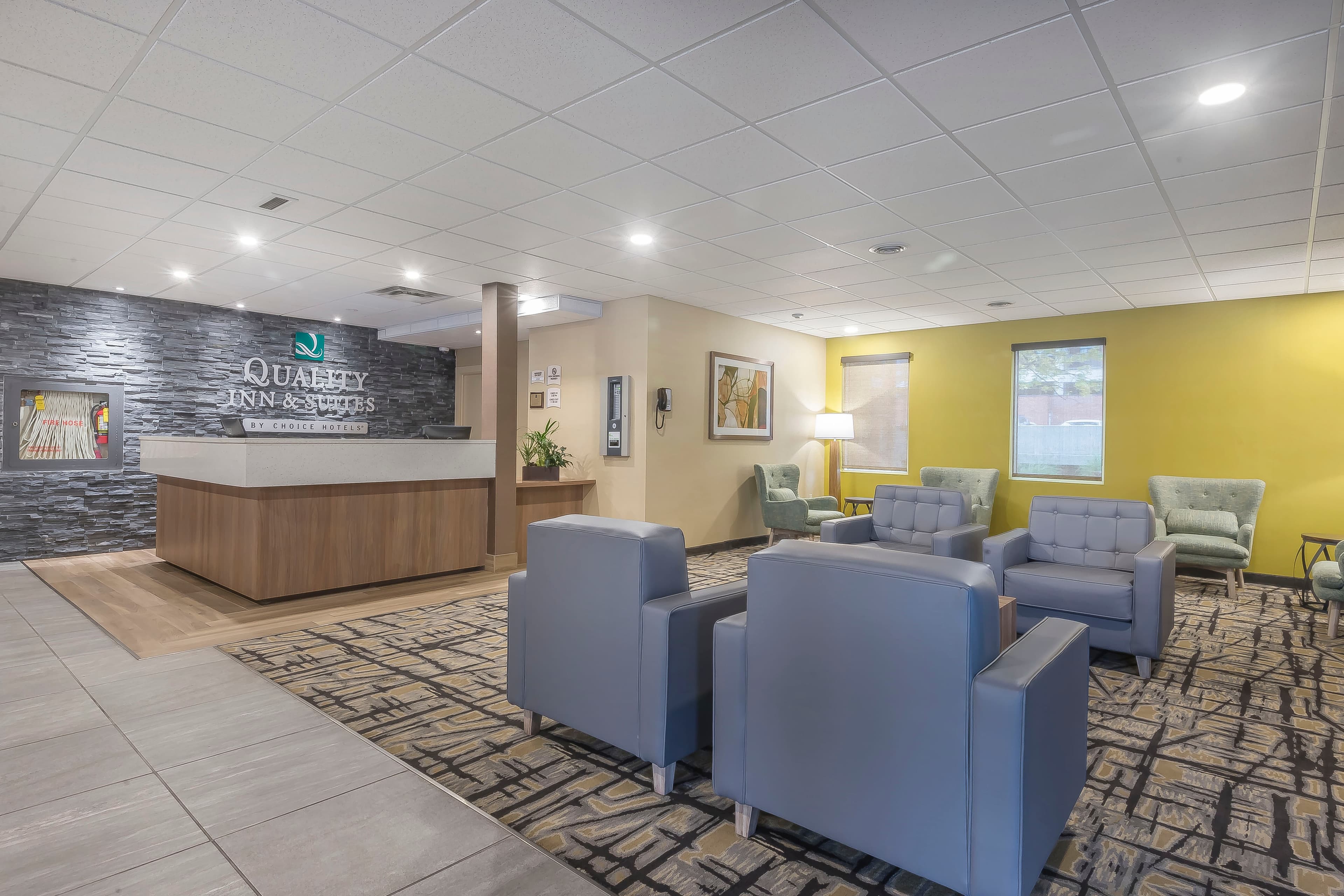 Quality Inn & Suites Downtown - Image 1