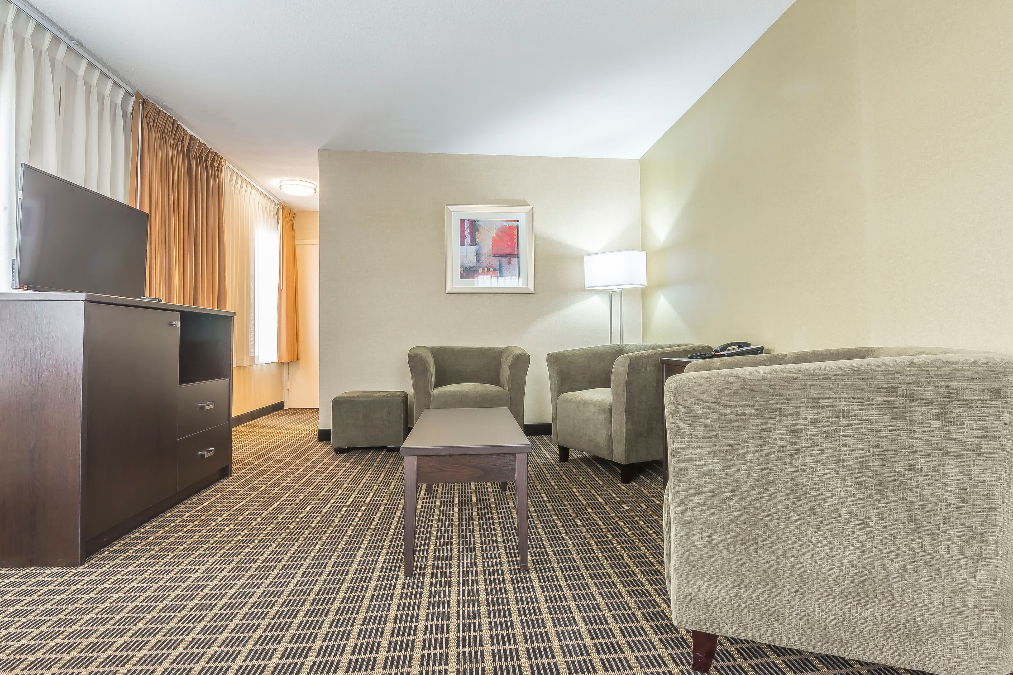 Quality Inn & Suites Downtown — 12