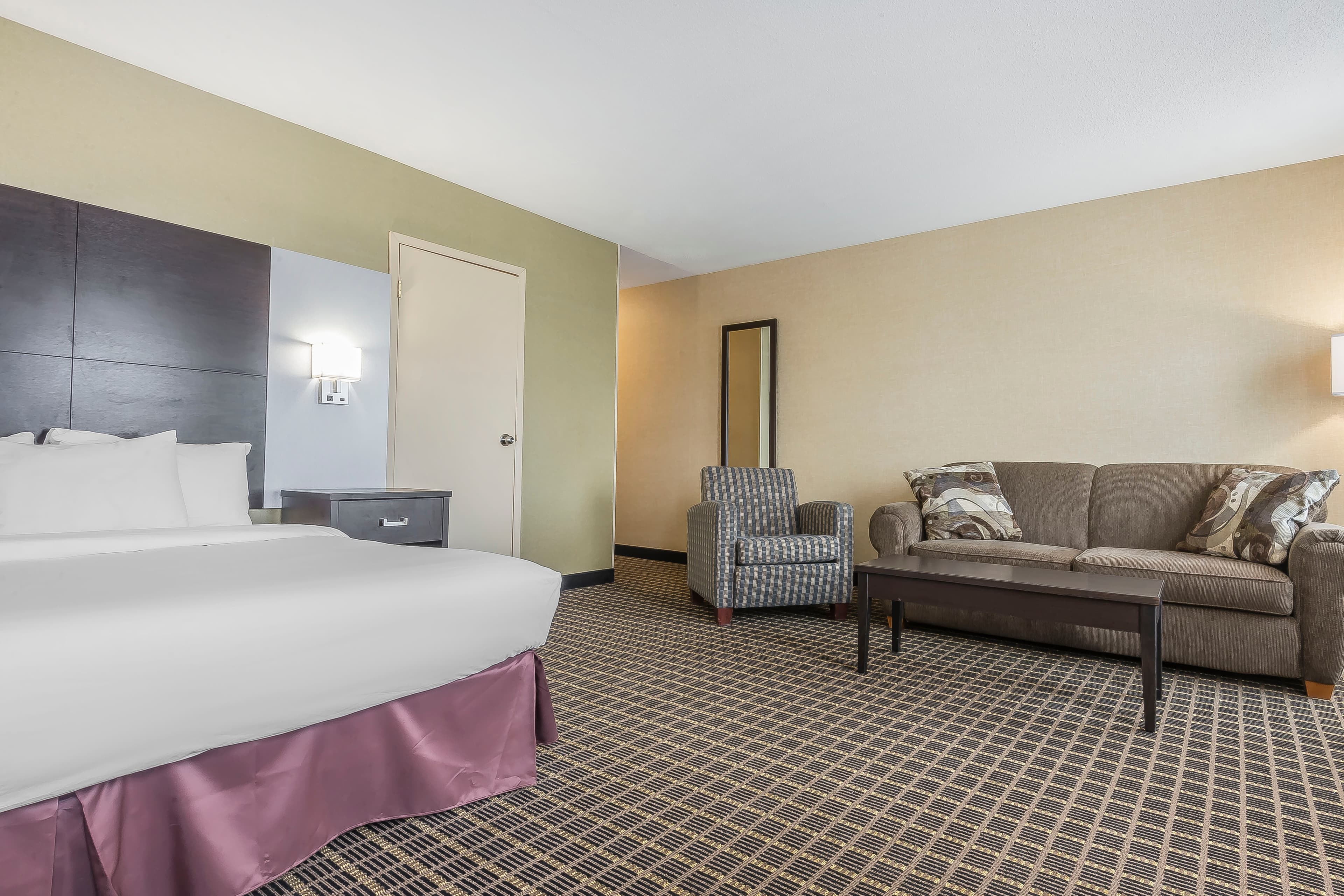 Quality Inn & Suites Downtown — 9