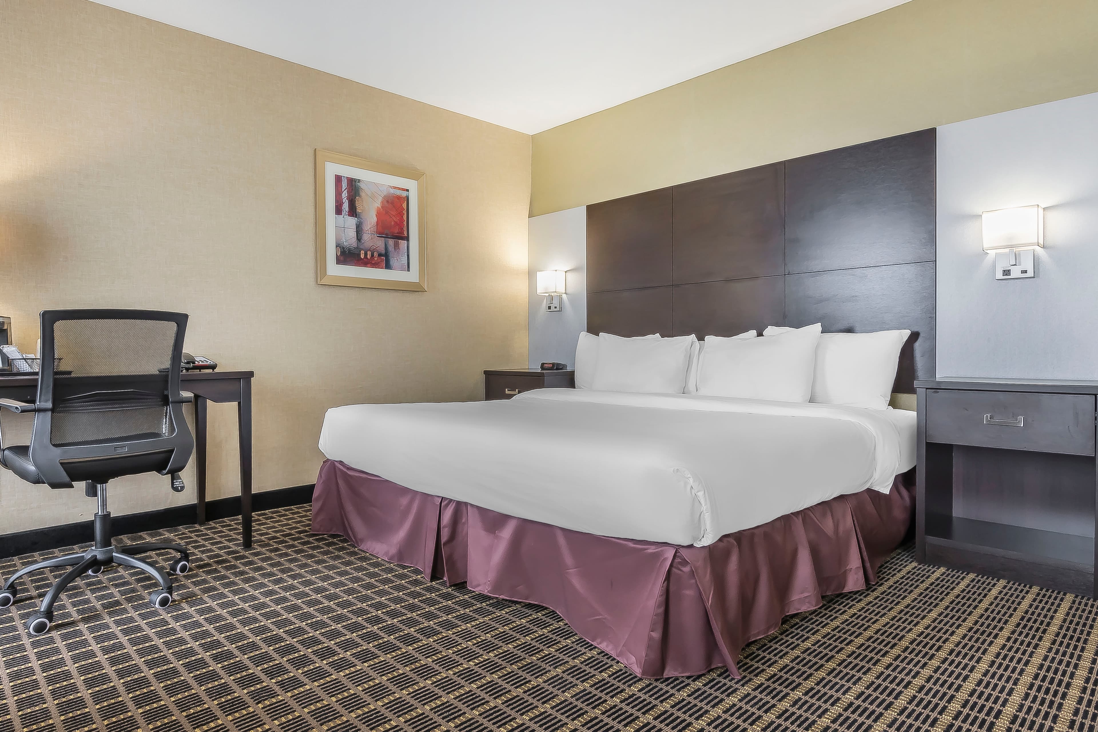 Quality Inn & Suites Downtown — 10