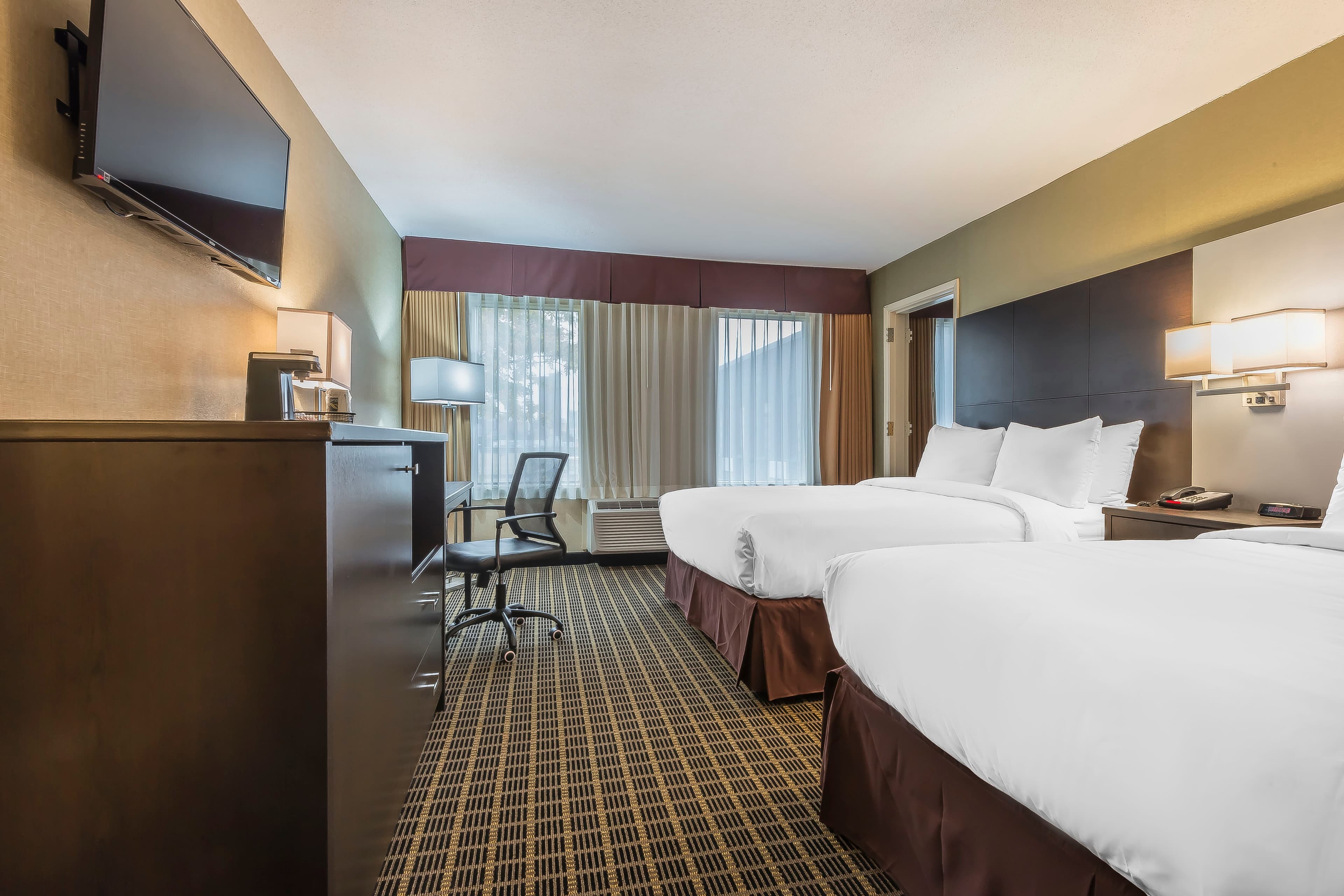 Quality Inn & Suites Downtown — 18