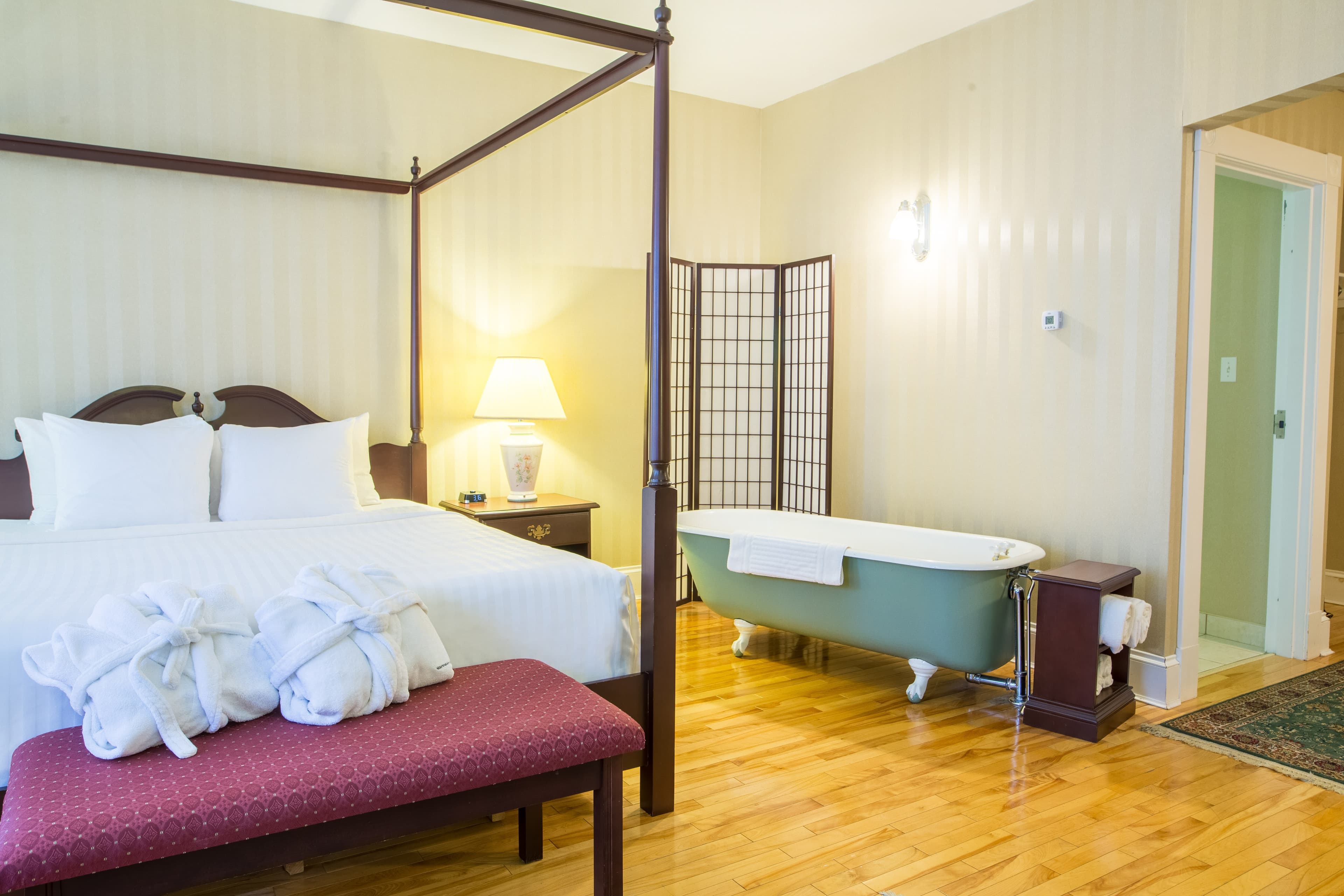 Quality Inn & Suites Downtown - Image 3