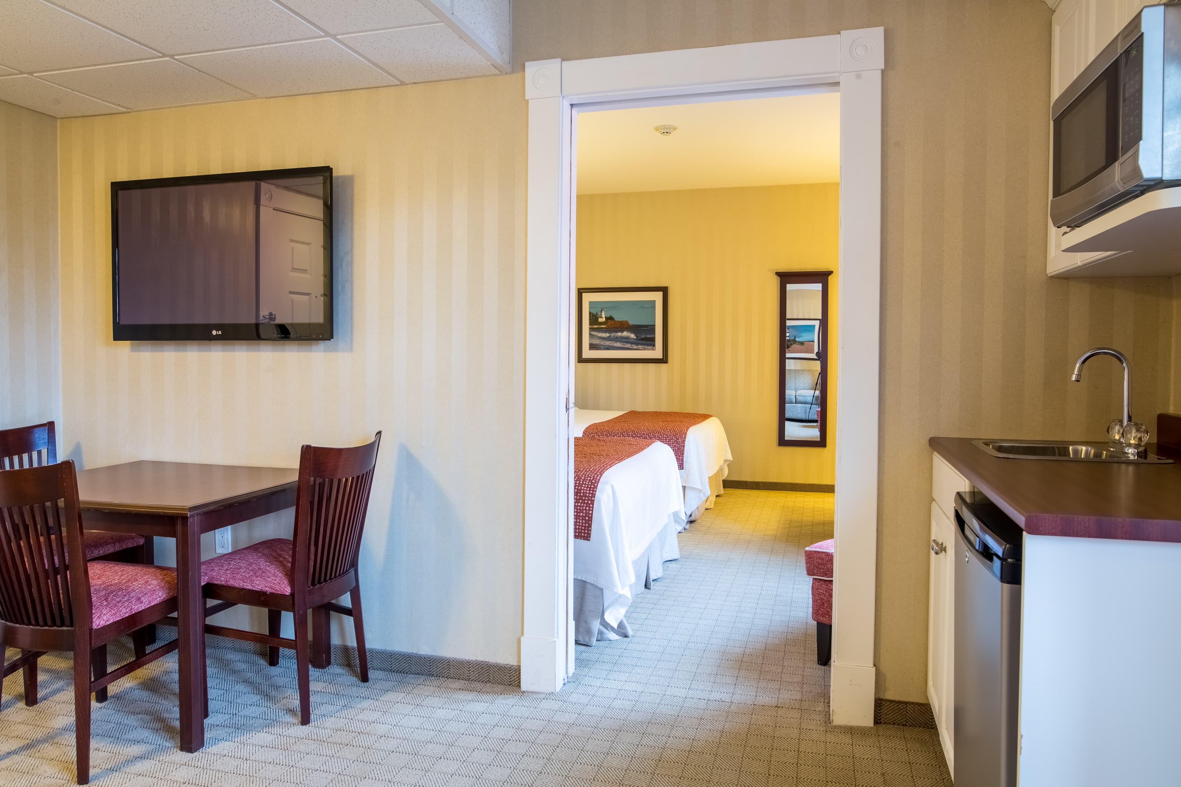 Quality Inn & Suites Downtown — 20
