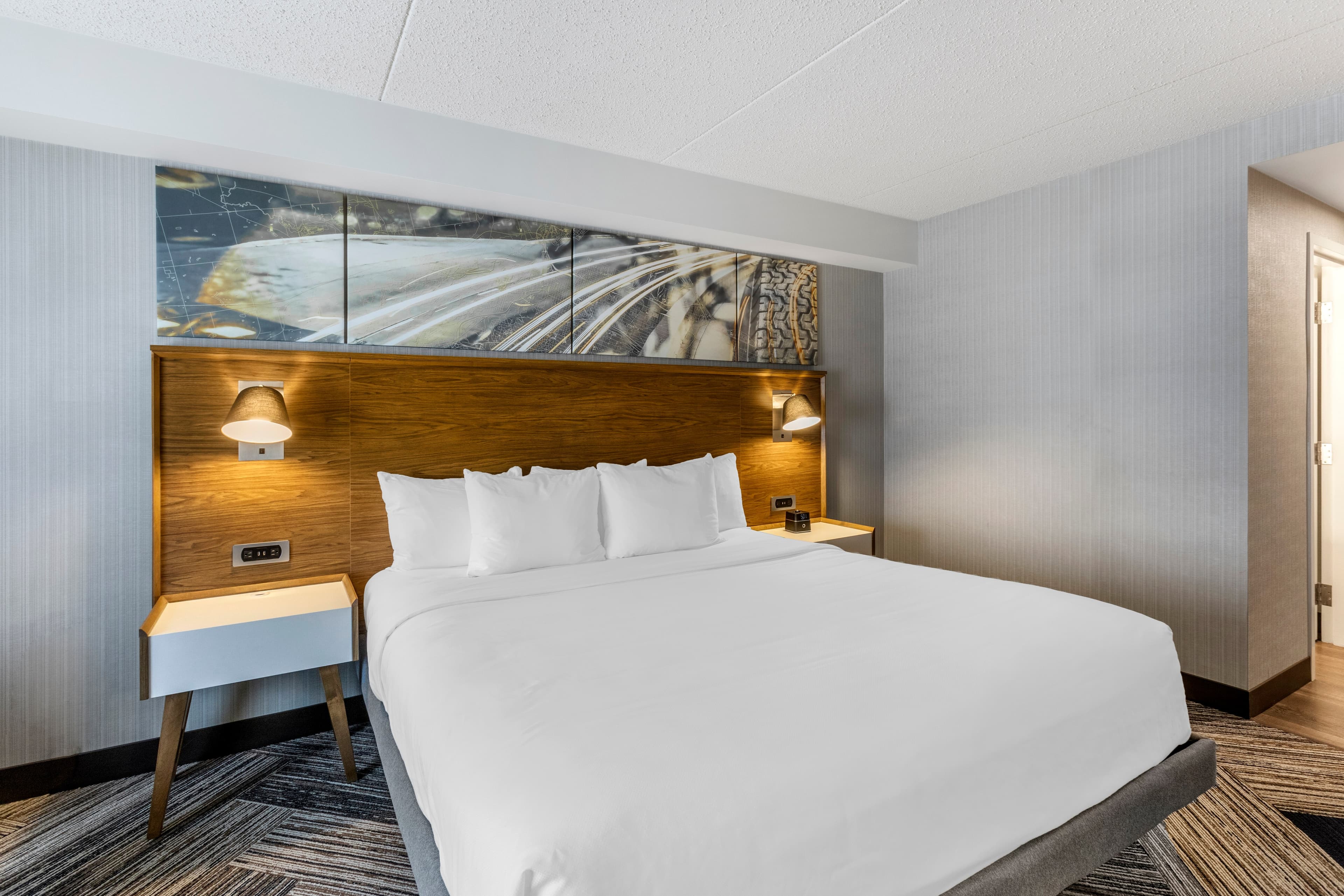 Comfort Inn - Image 5