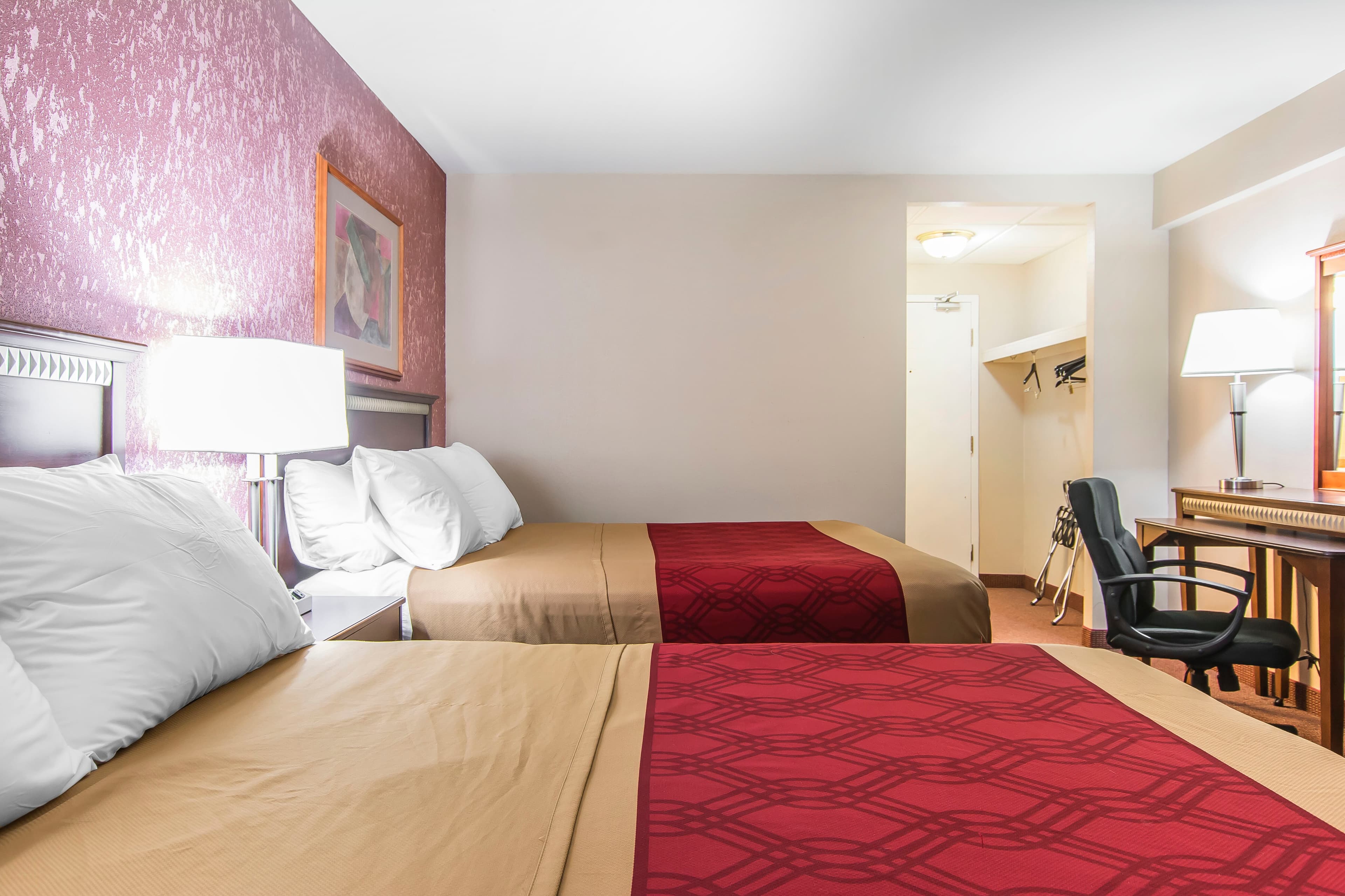 Econo Lodge — 15