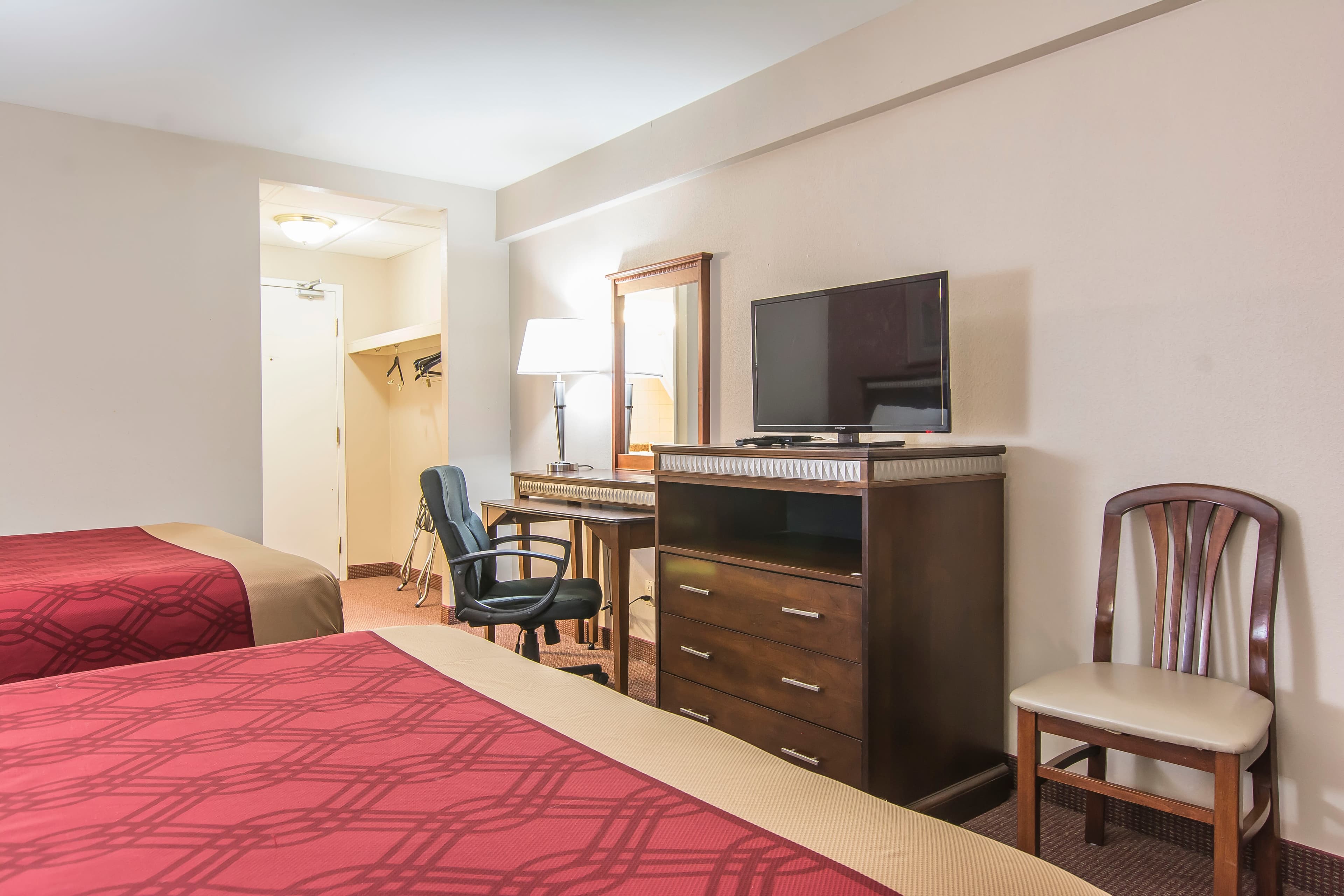 Econo Lodge — 16