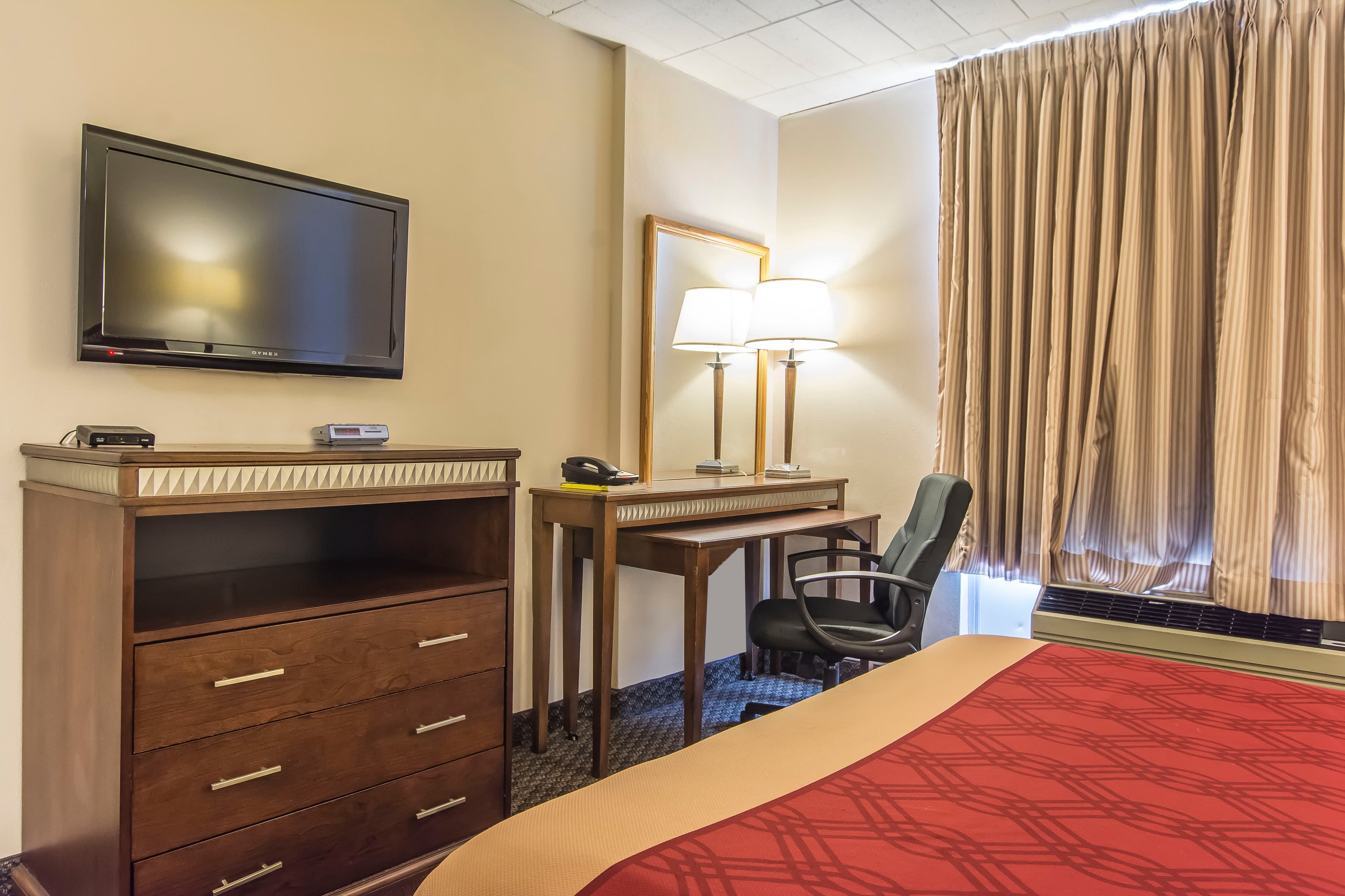 Econo Lodge — 7