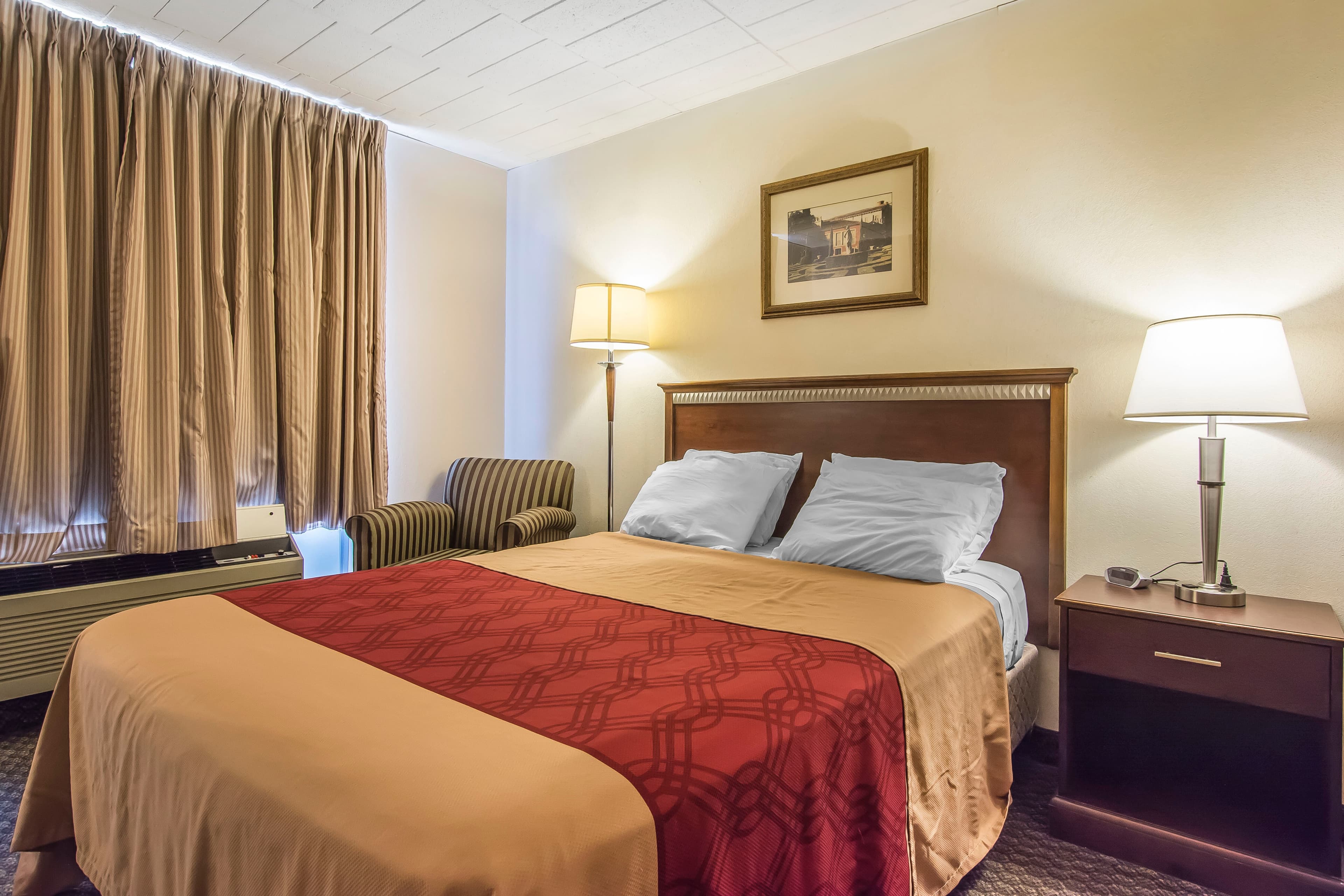 Econo Lodge — 10