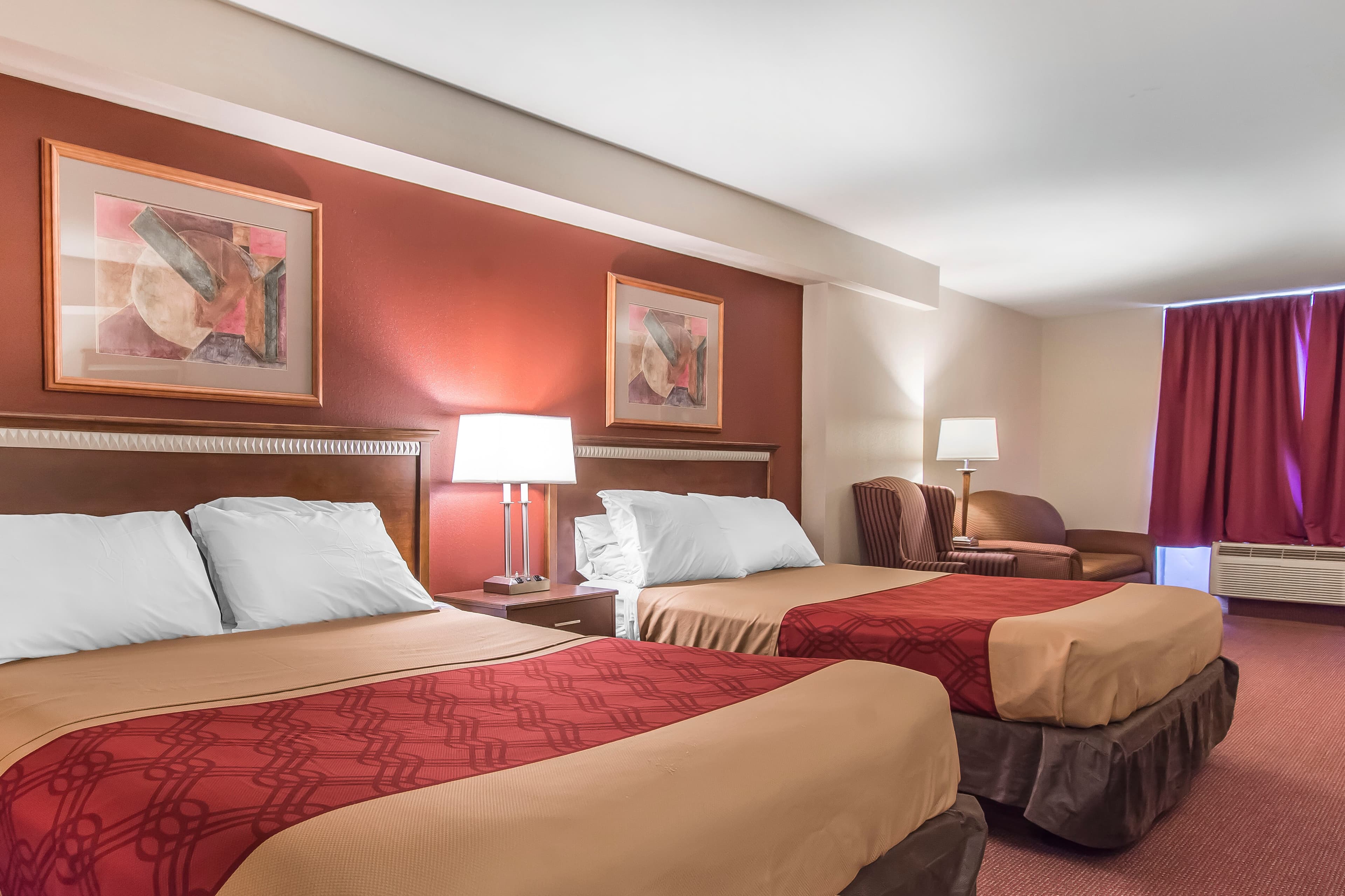 Econo Lodge — 22