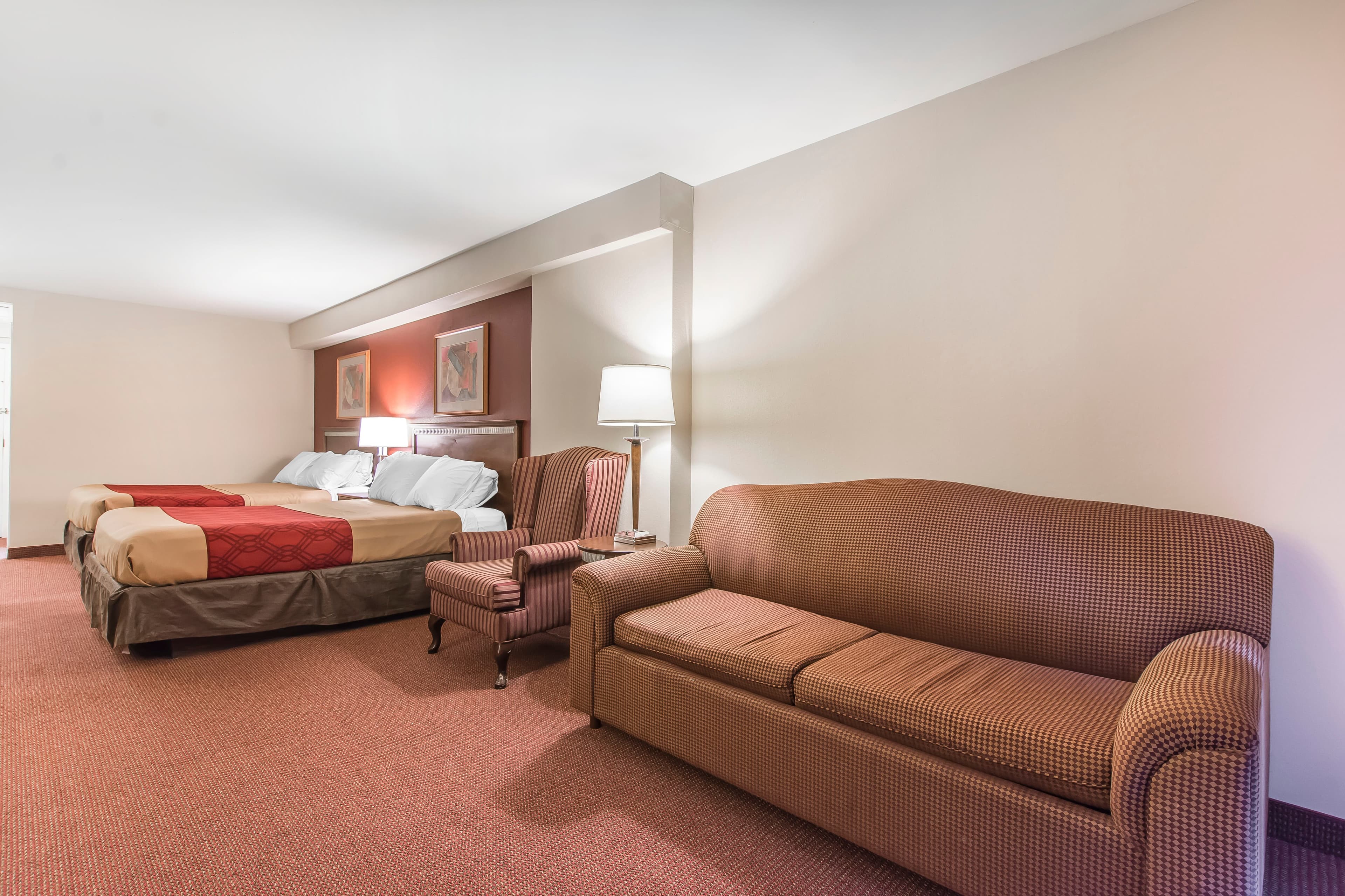 Econo Lodge — 24