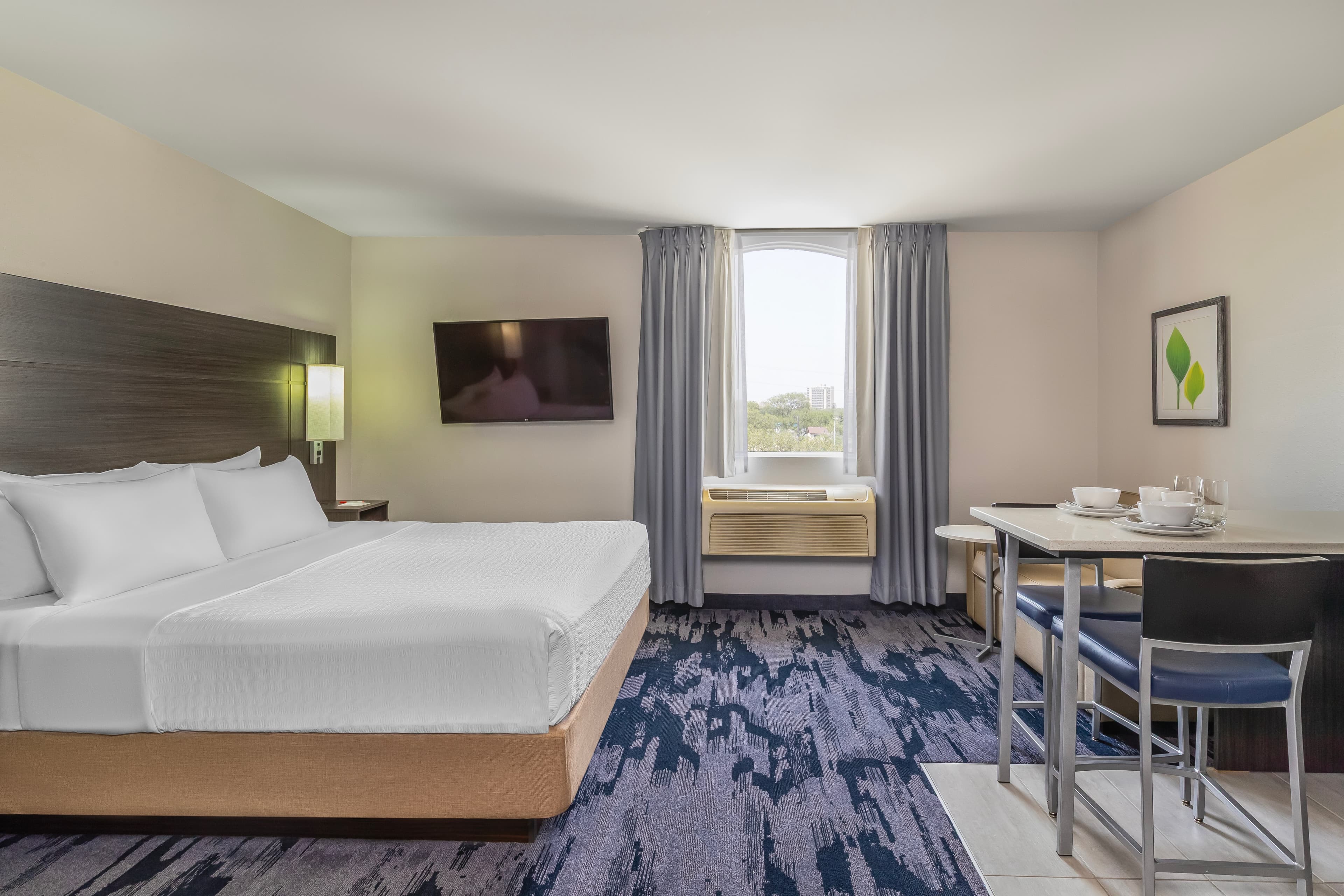 Quality Inn & Suites - Image 2