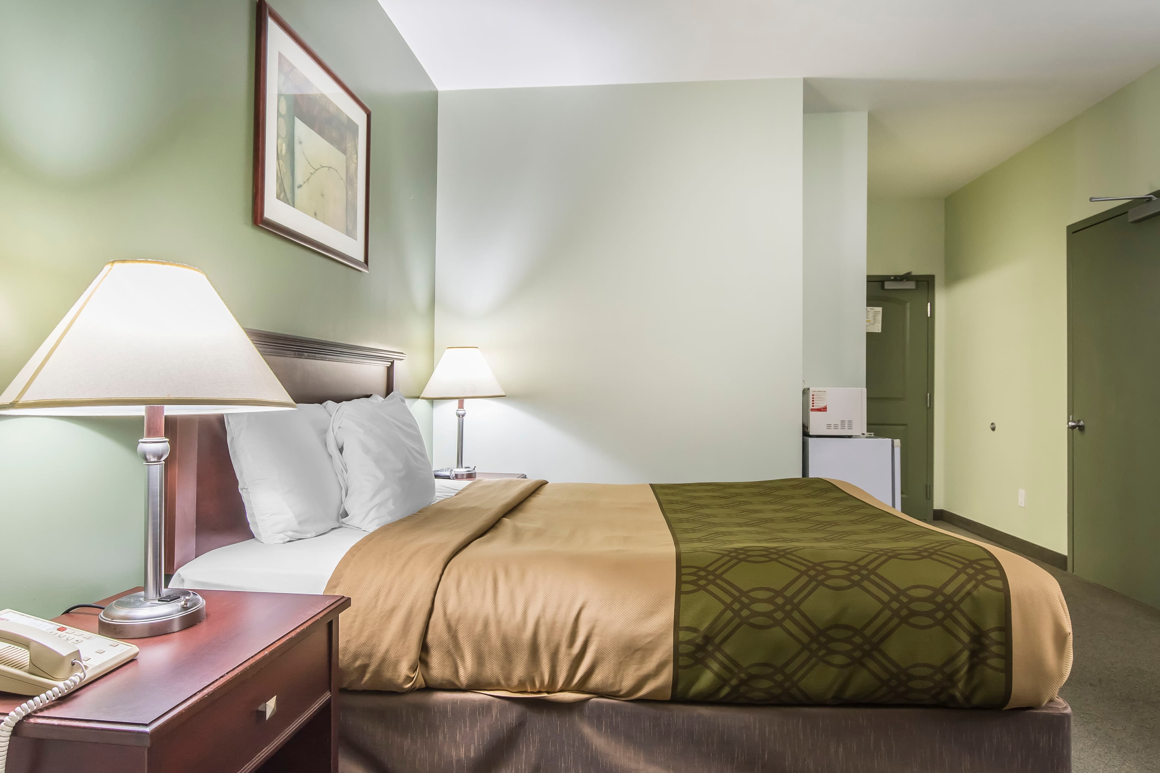 Econo Lodge — 6