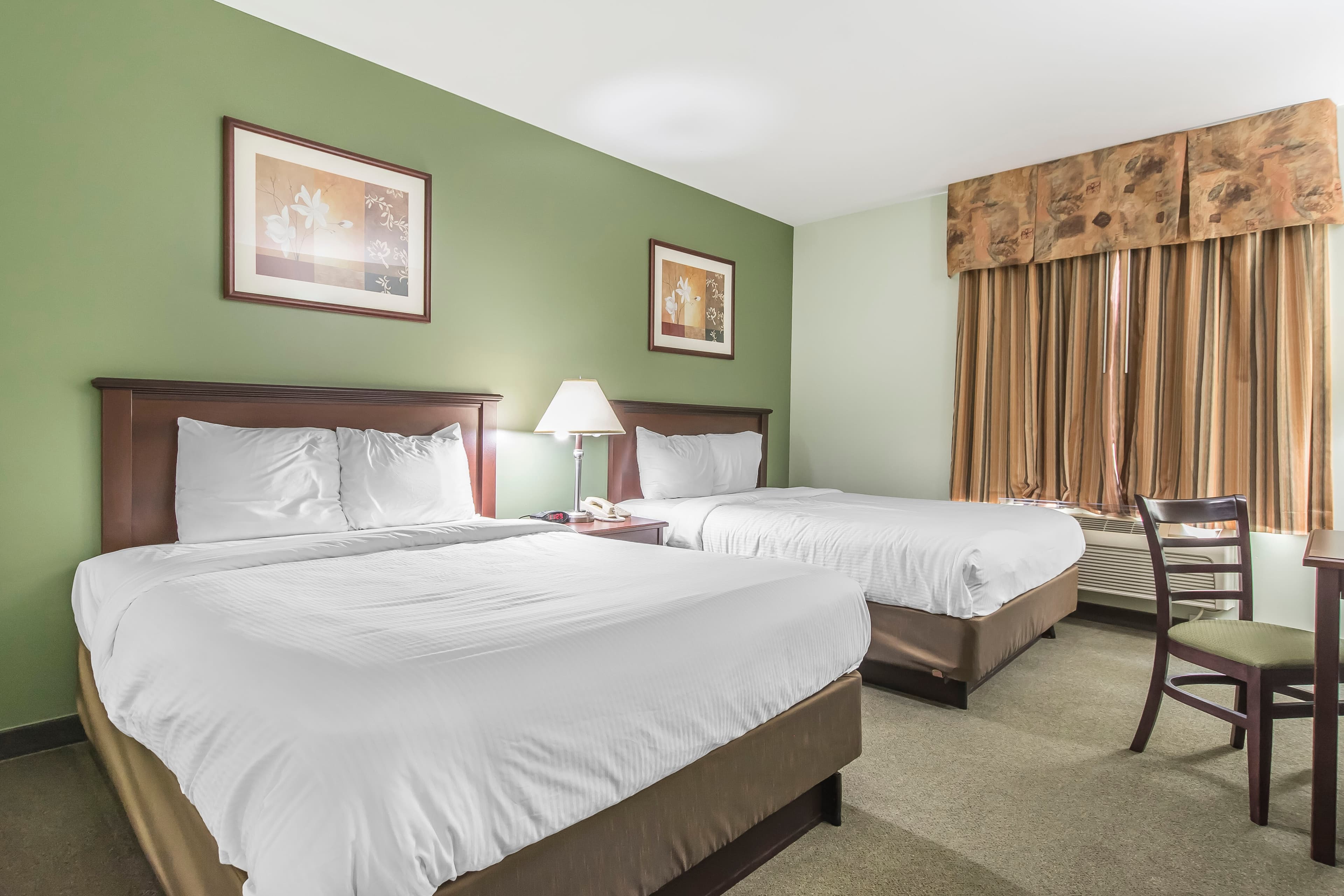 Econo Lodge — 11