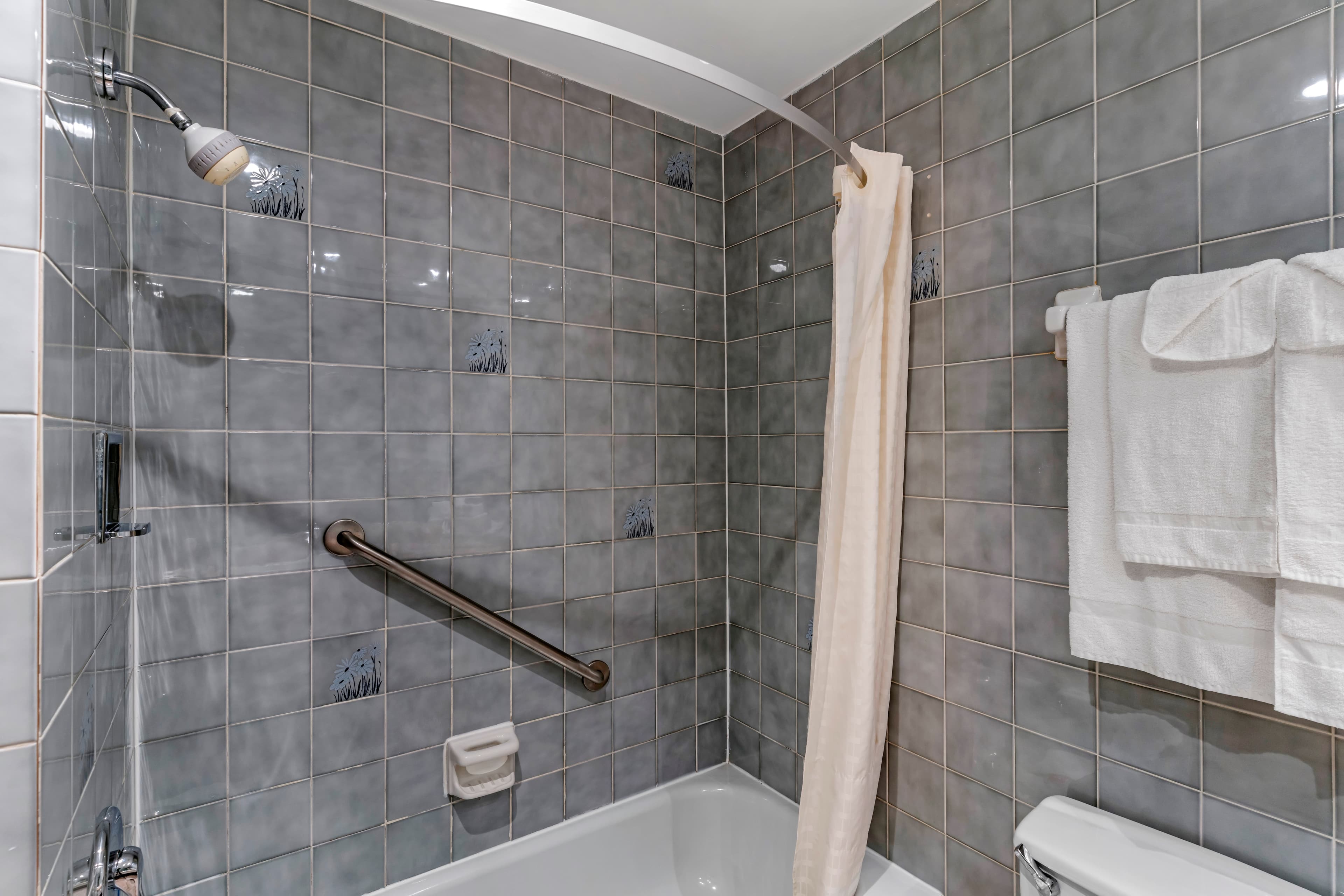 Econo Lodge — 9