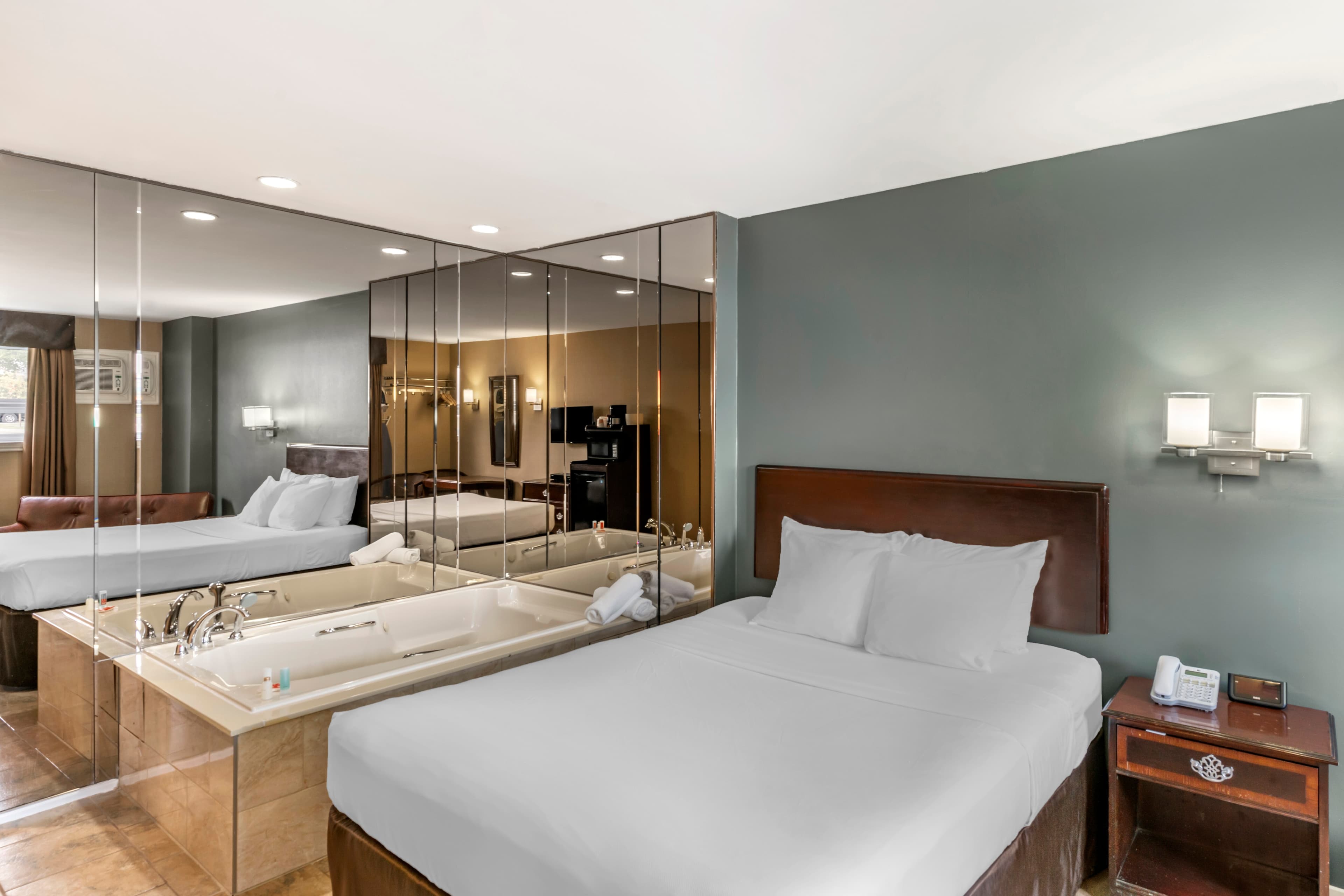 Econo Lodge — 11
