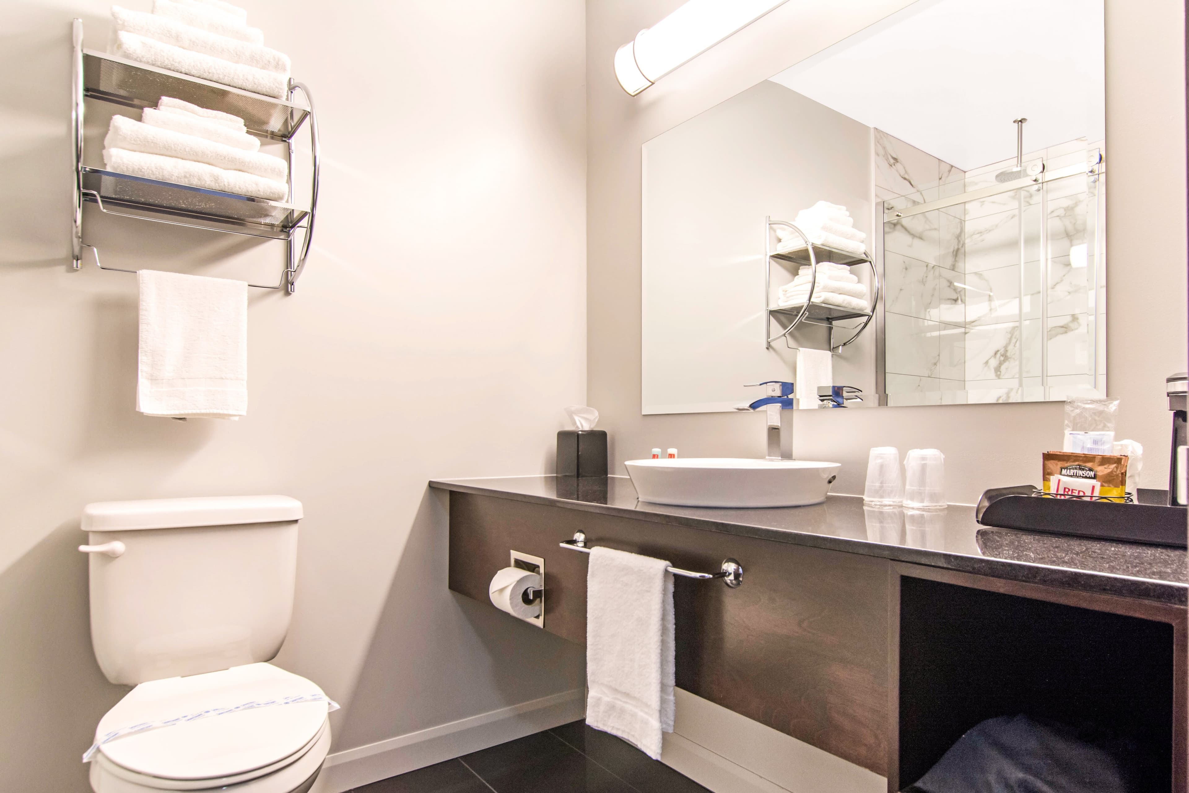 Econo Lodge Inn & Suites — 17