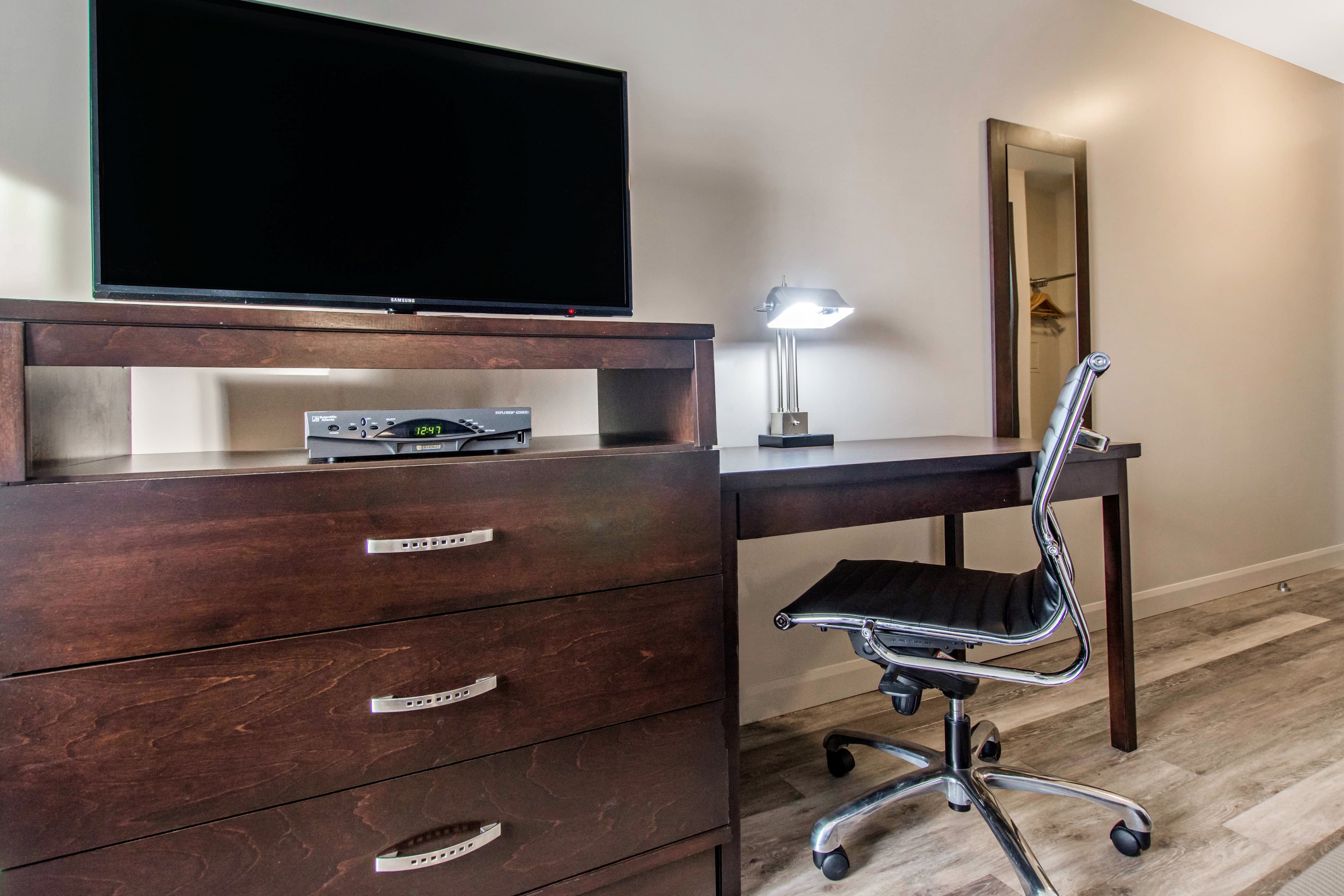 Econo Lodge Inn & Suites — 23