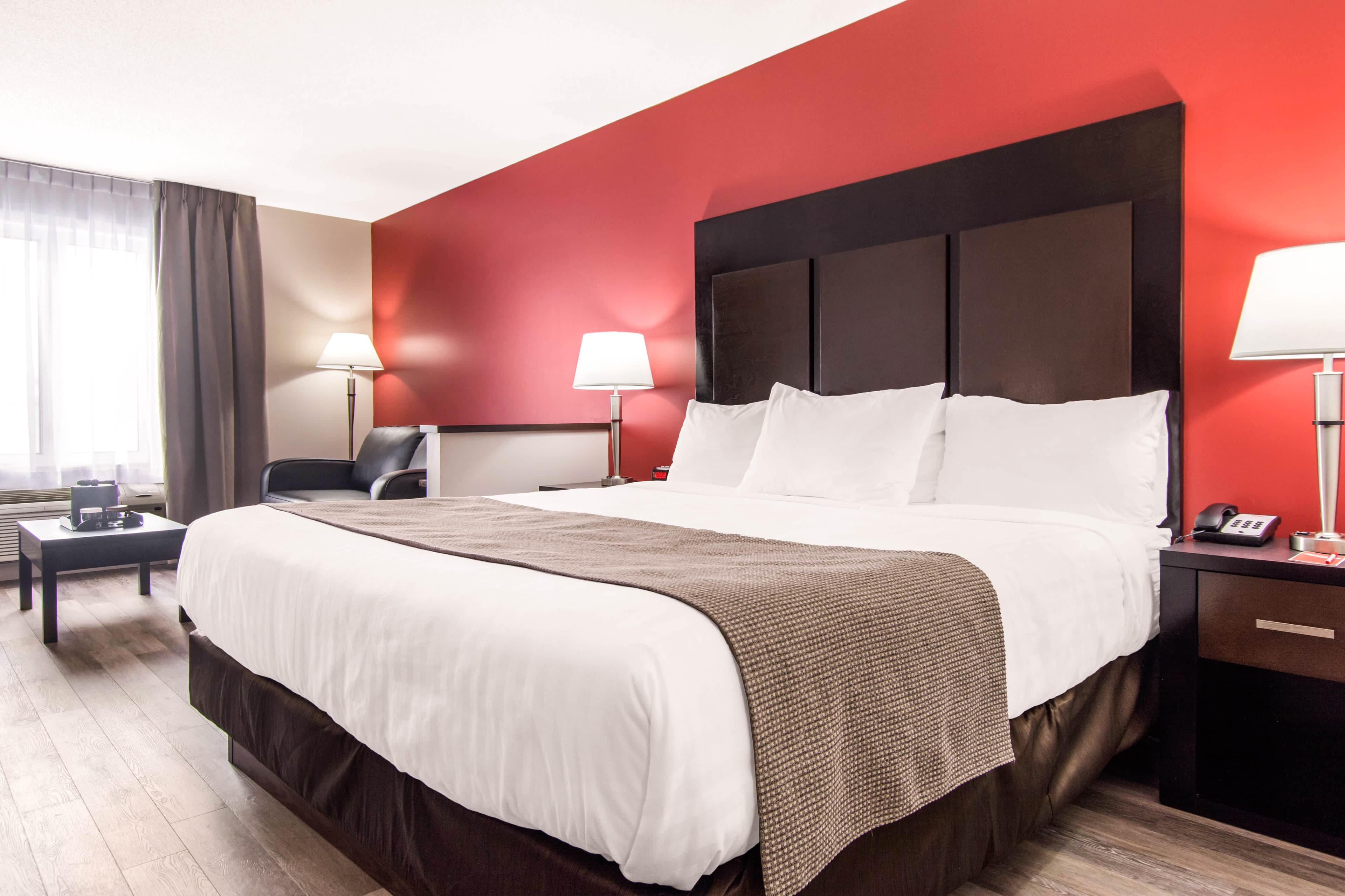 Econo Lodge Inn & Suites — 31