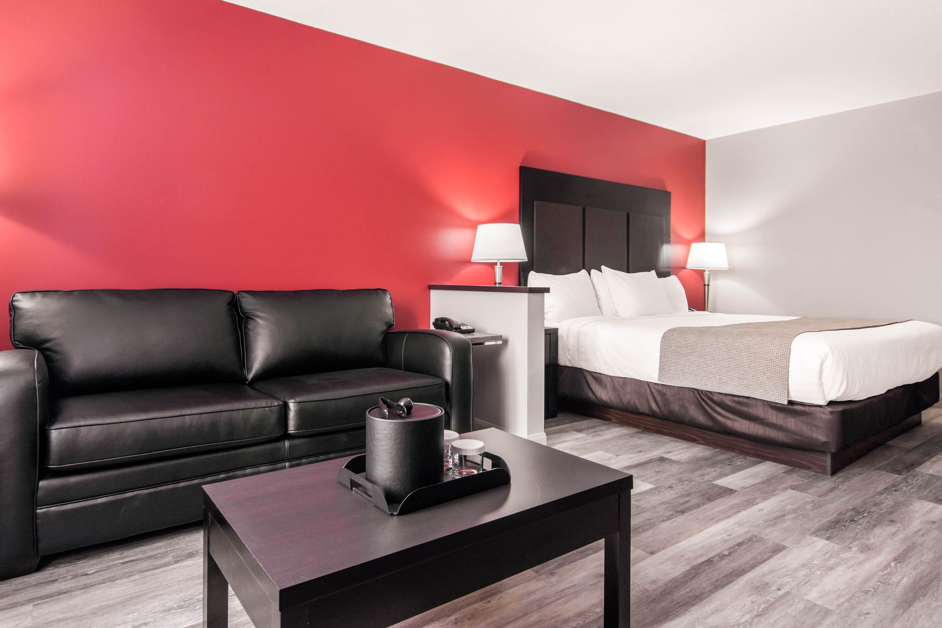Econo Lodge Inn & Suites — 33