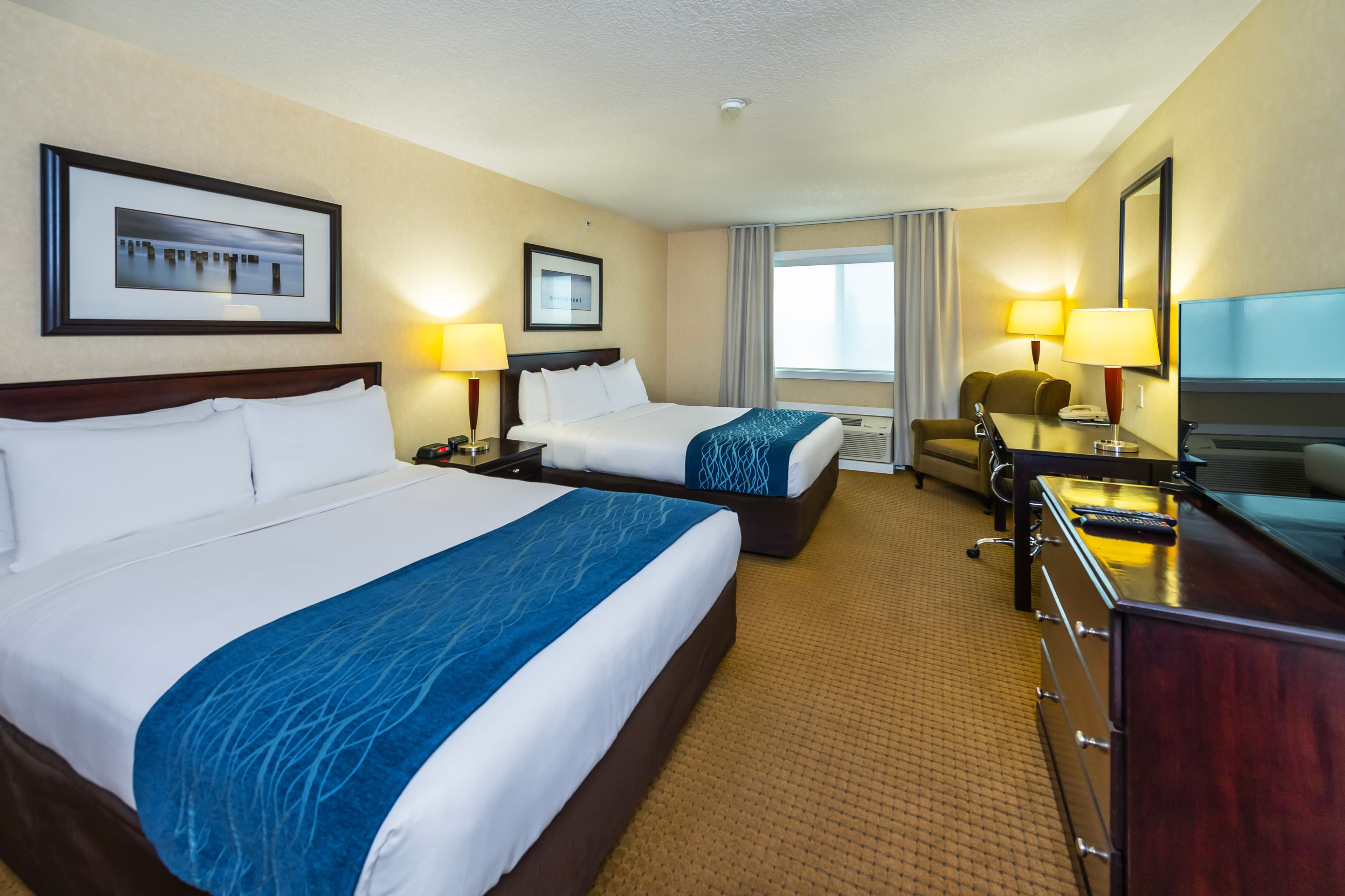 Comfort Inn & Suites — 8