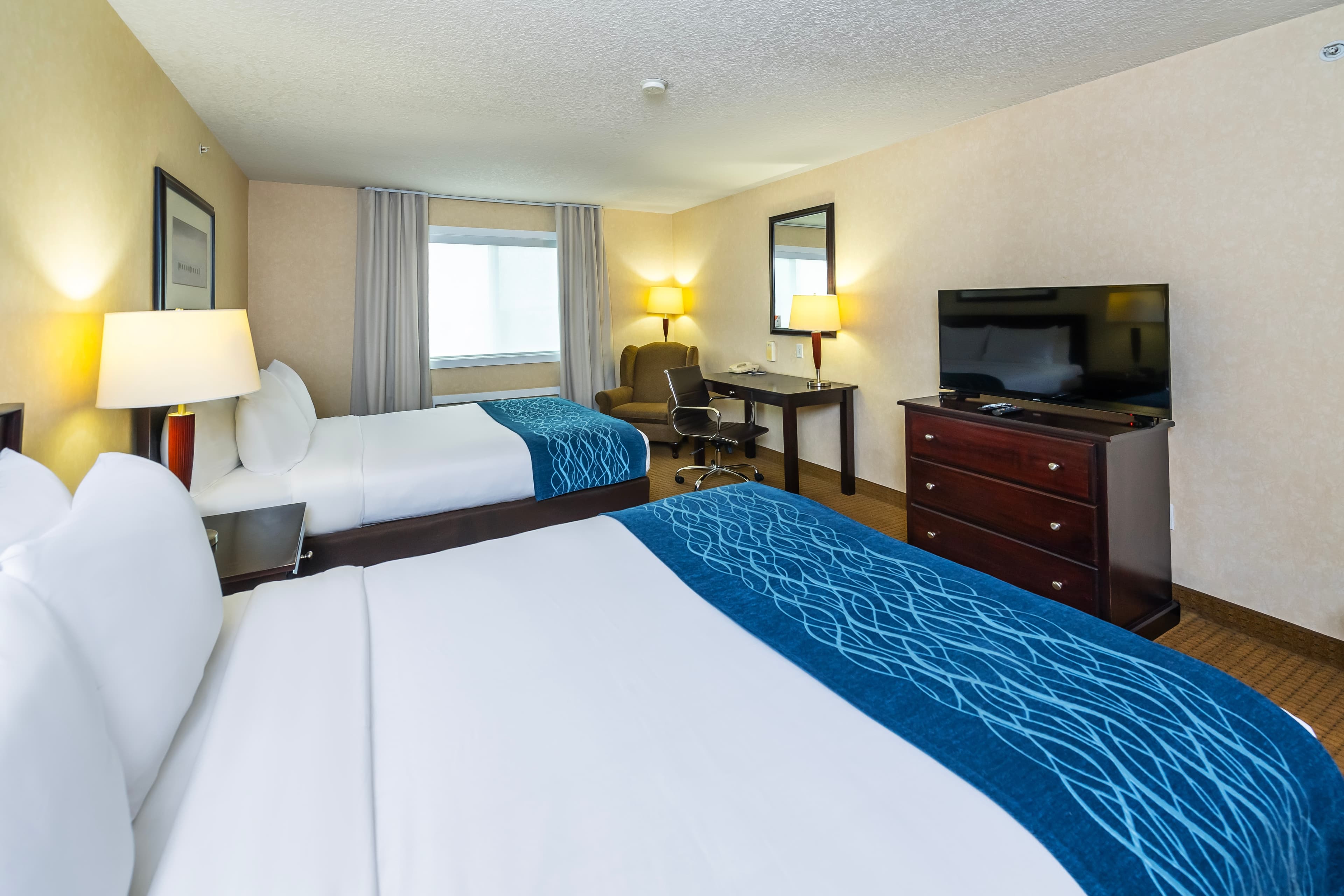 Comfort Inn & Suites — 10