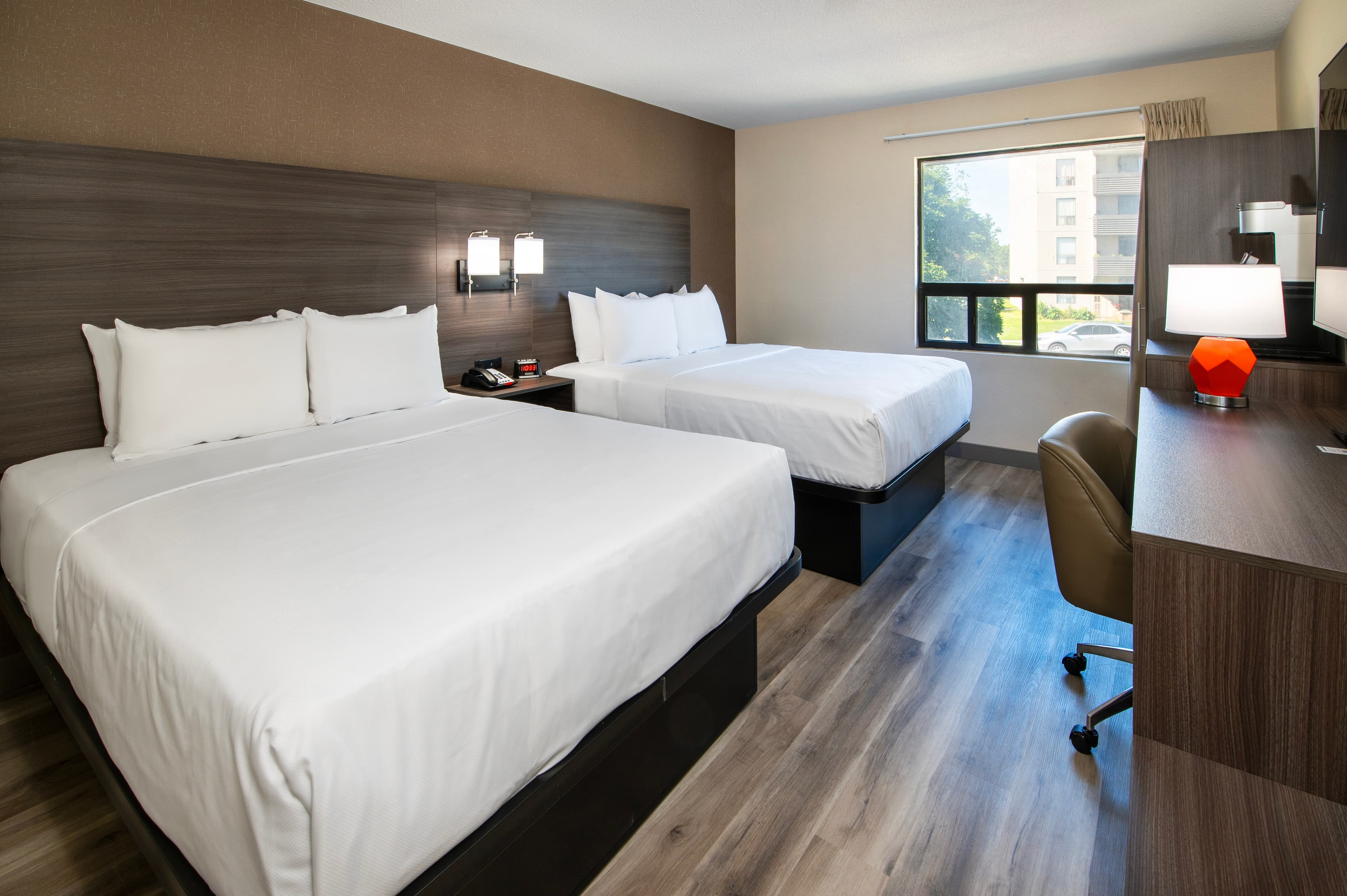 Quality Inn - Image 4