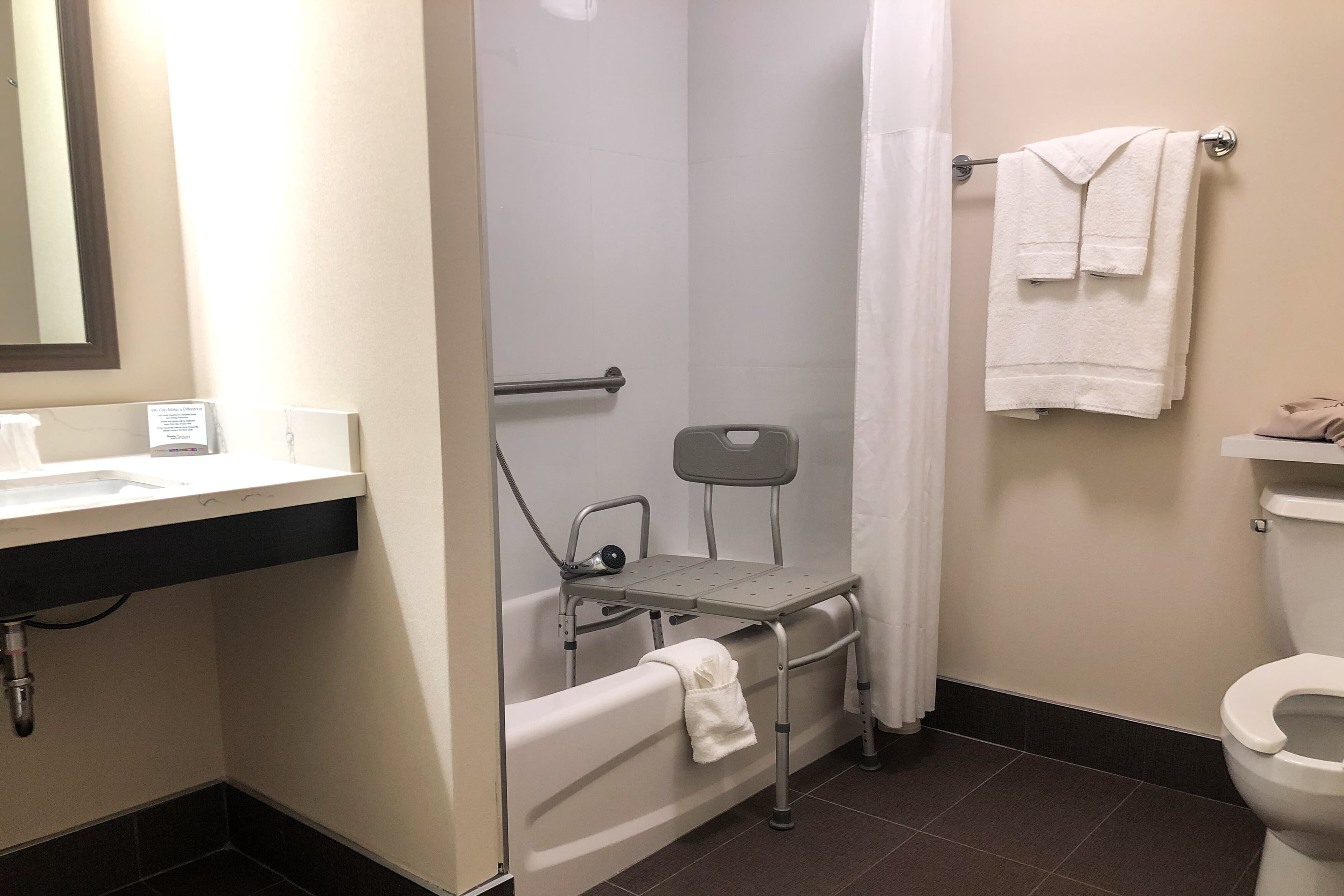 Sleep Inn & Suites Quebec City East - Image 2