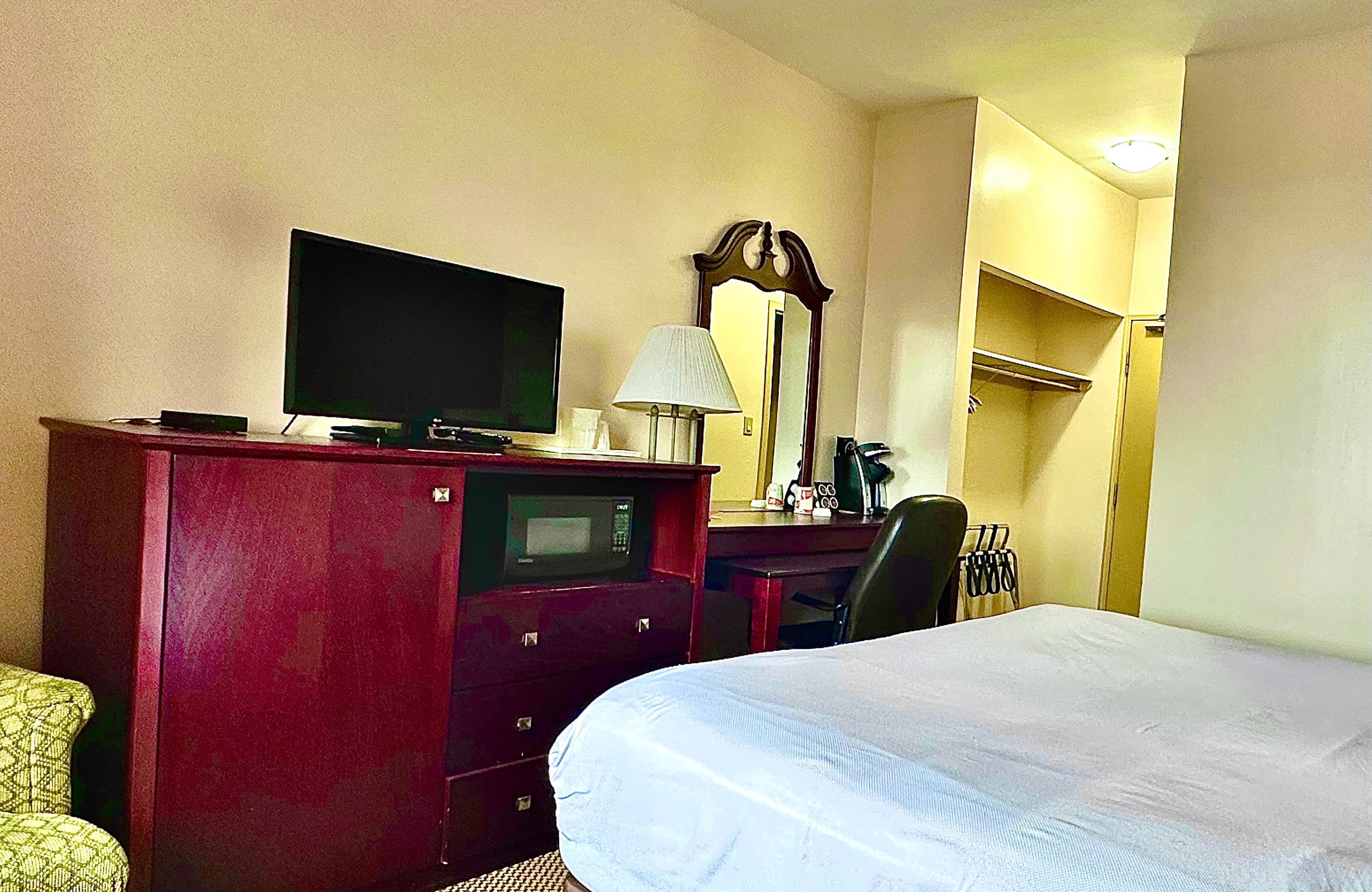 Econo Lodge City Centre - Image 4