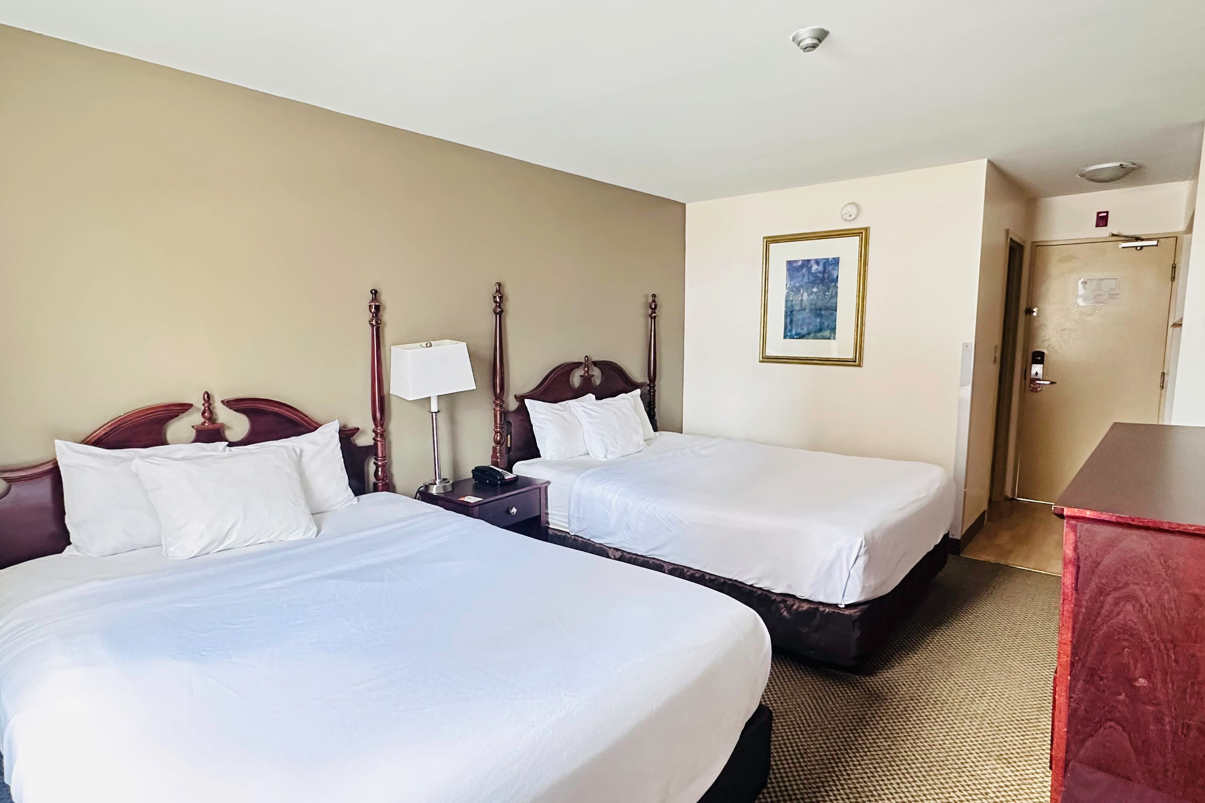 Econo Lodge City Centre — 10