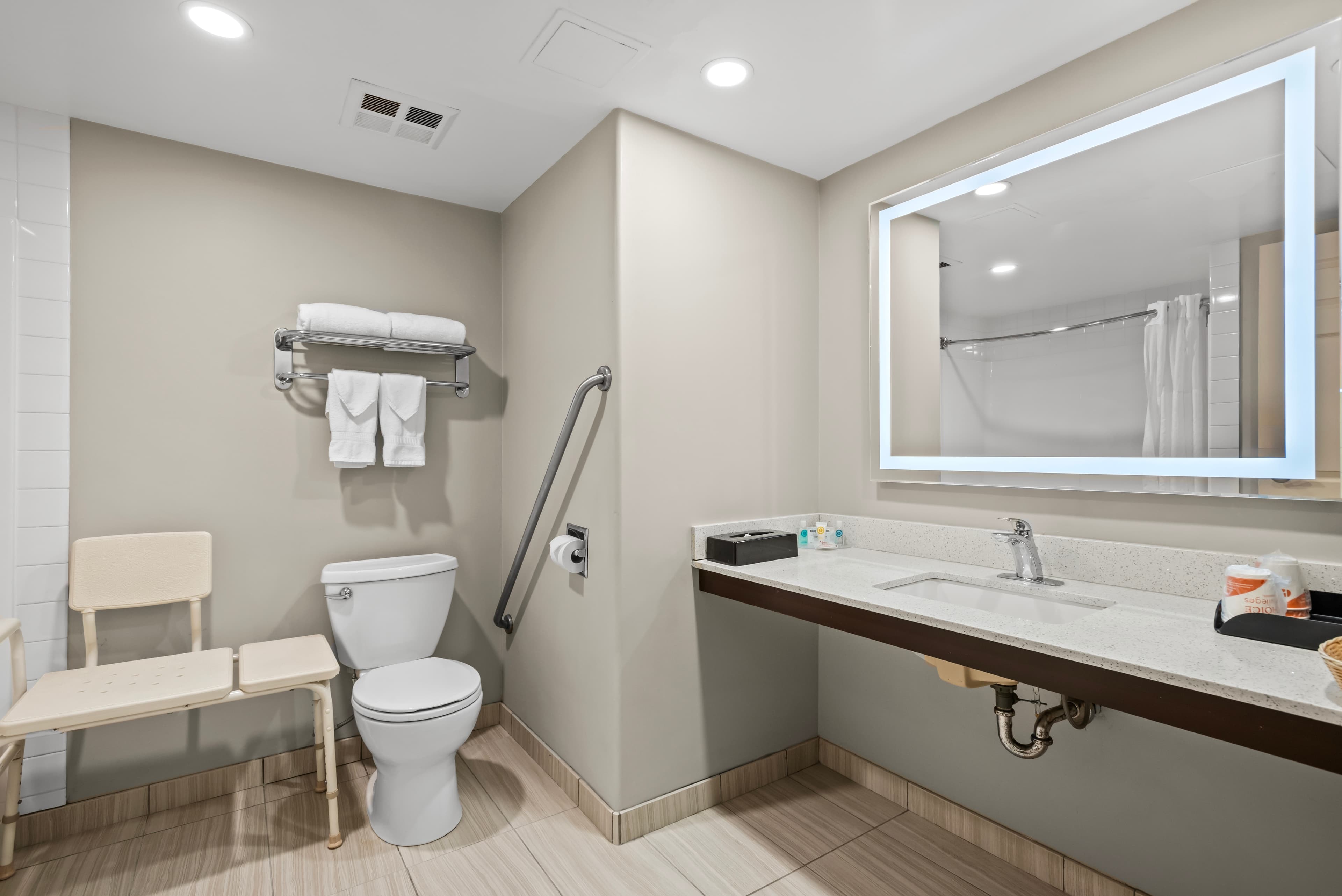 Comfort Inn & Suites Airport South — 5