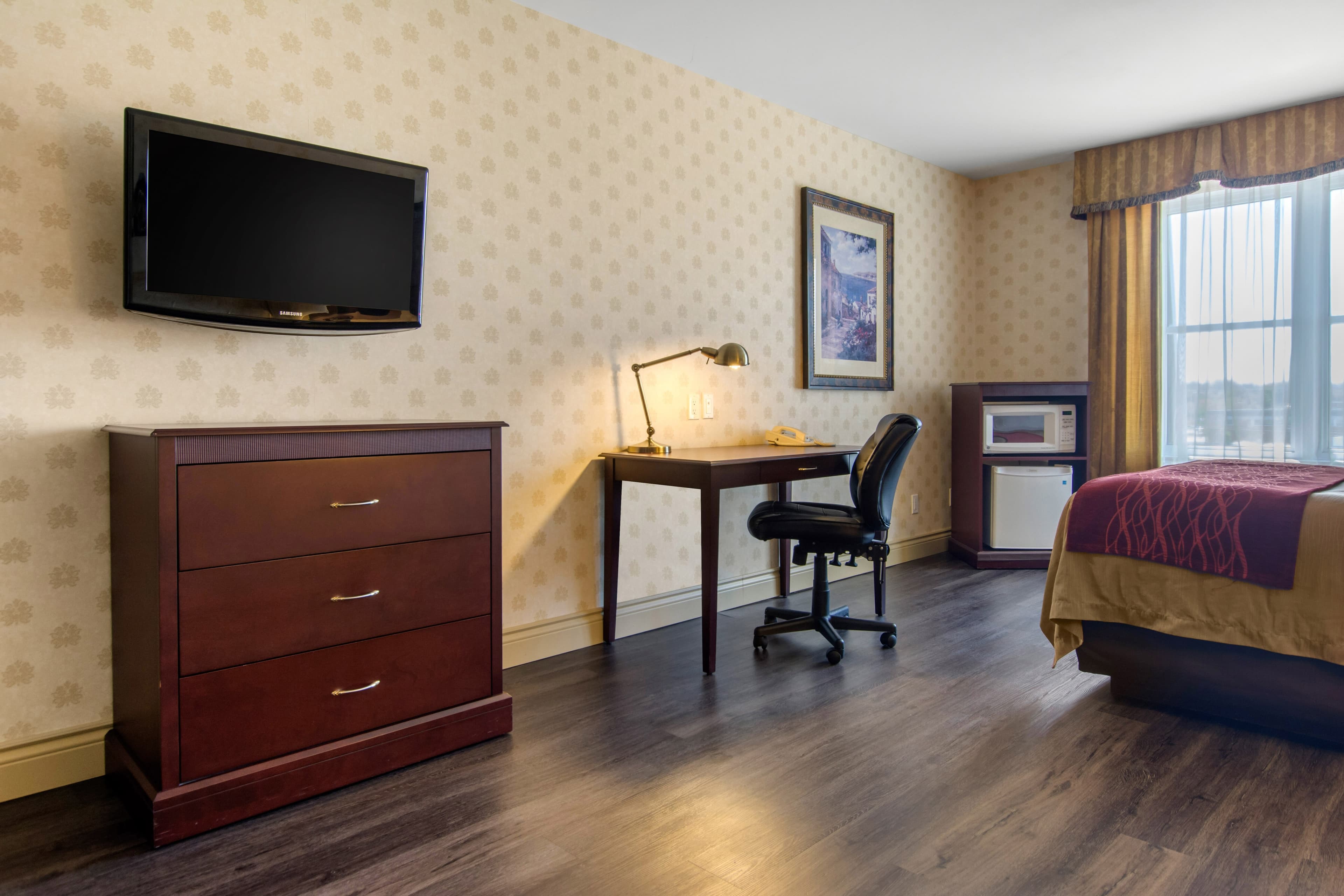 Comfort Inn & Suites — 8