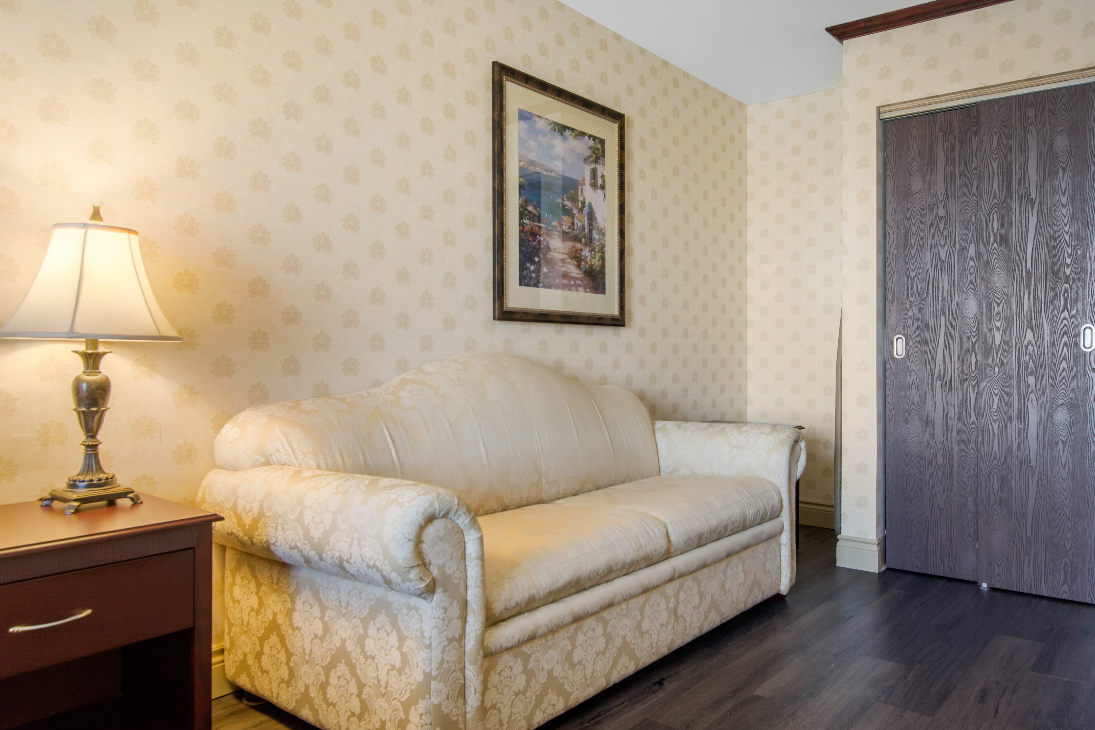 Comfort Inn & Suites — 10