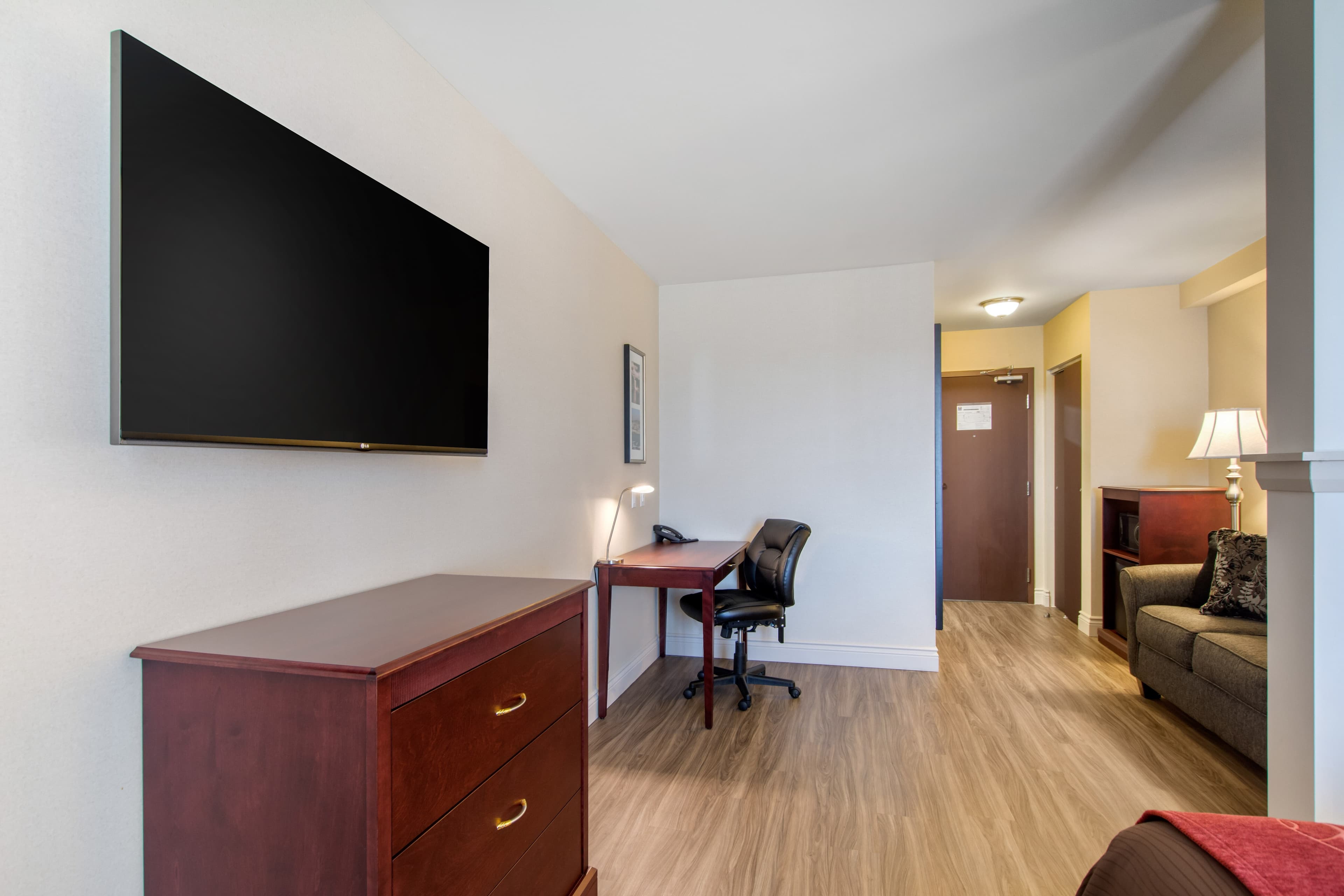 Comfort Inn & Suites — 20