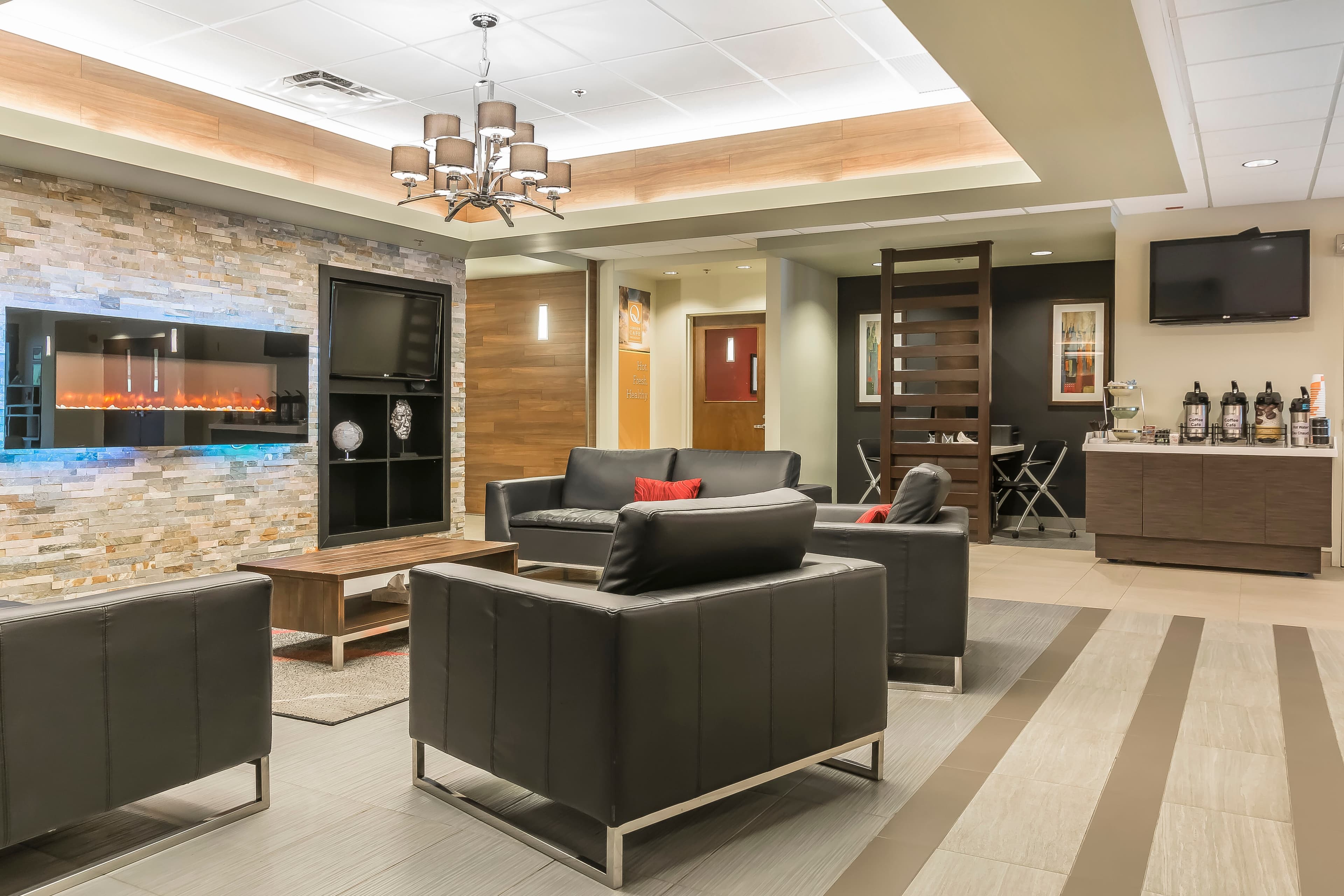 Quality Hotel & Conference Centre - Image 1