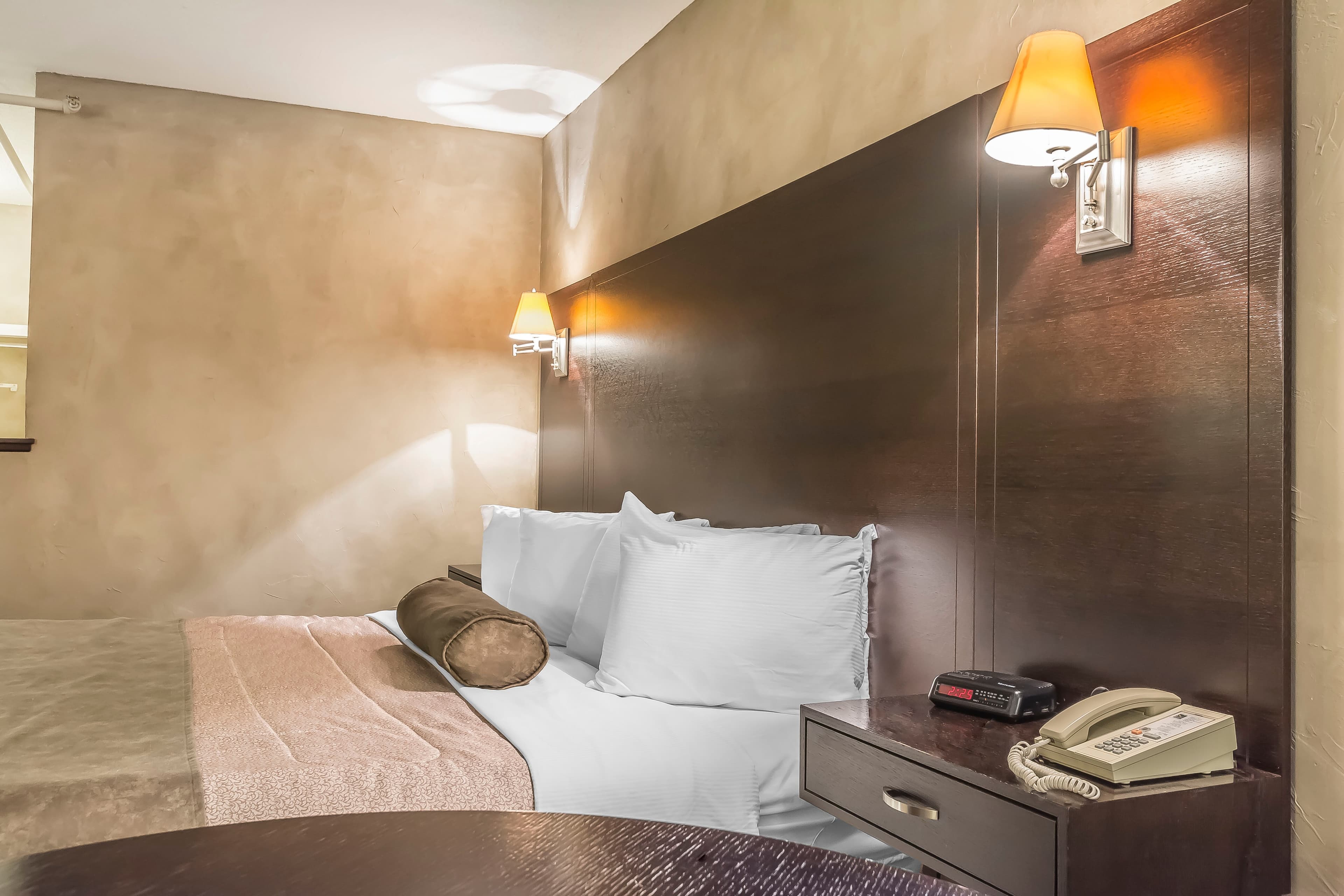 Quality Hotel & Conference Centre - Image 2