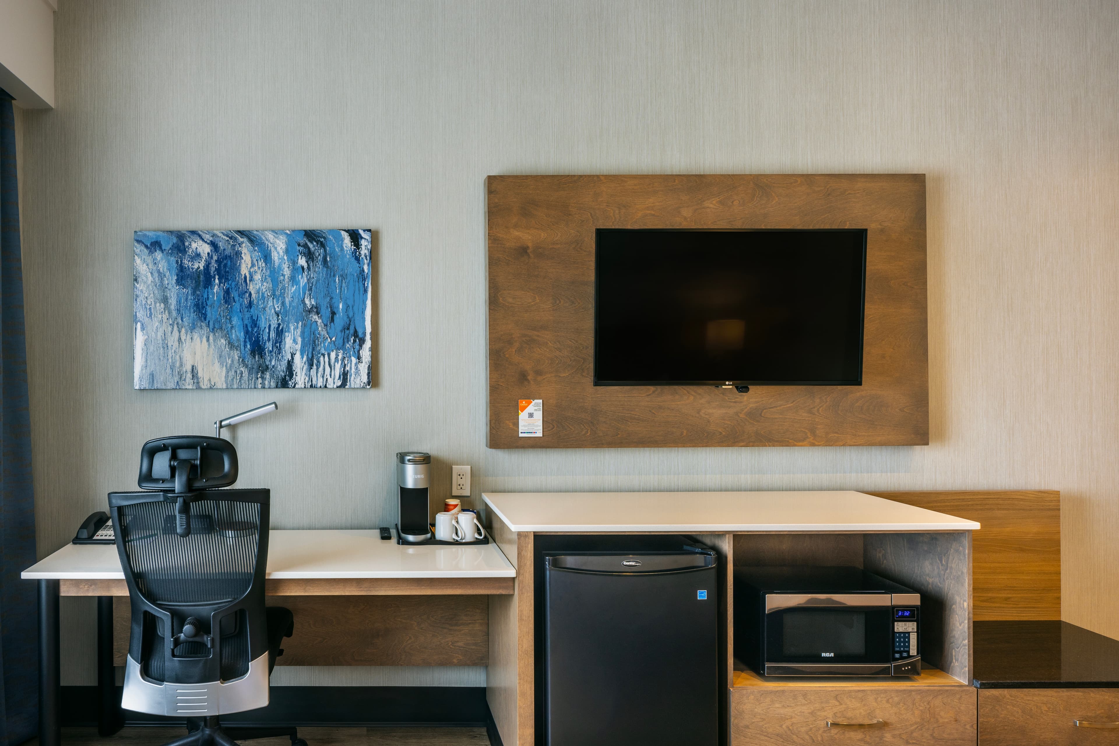 Quality Inn & Suites - Image 5
