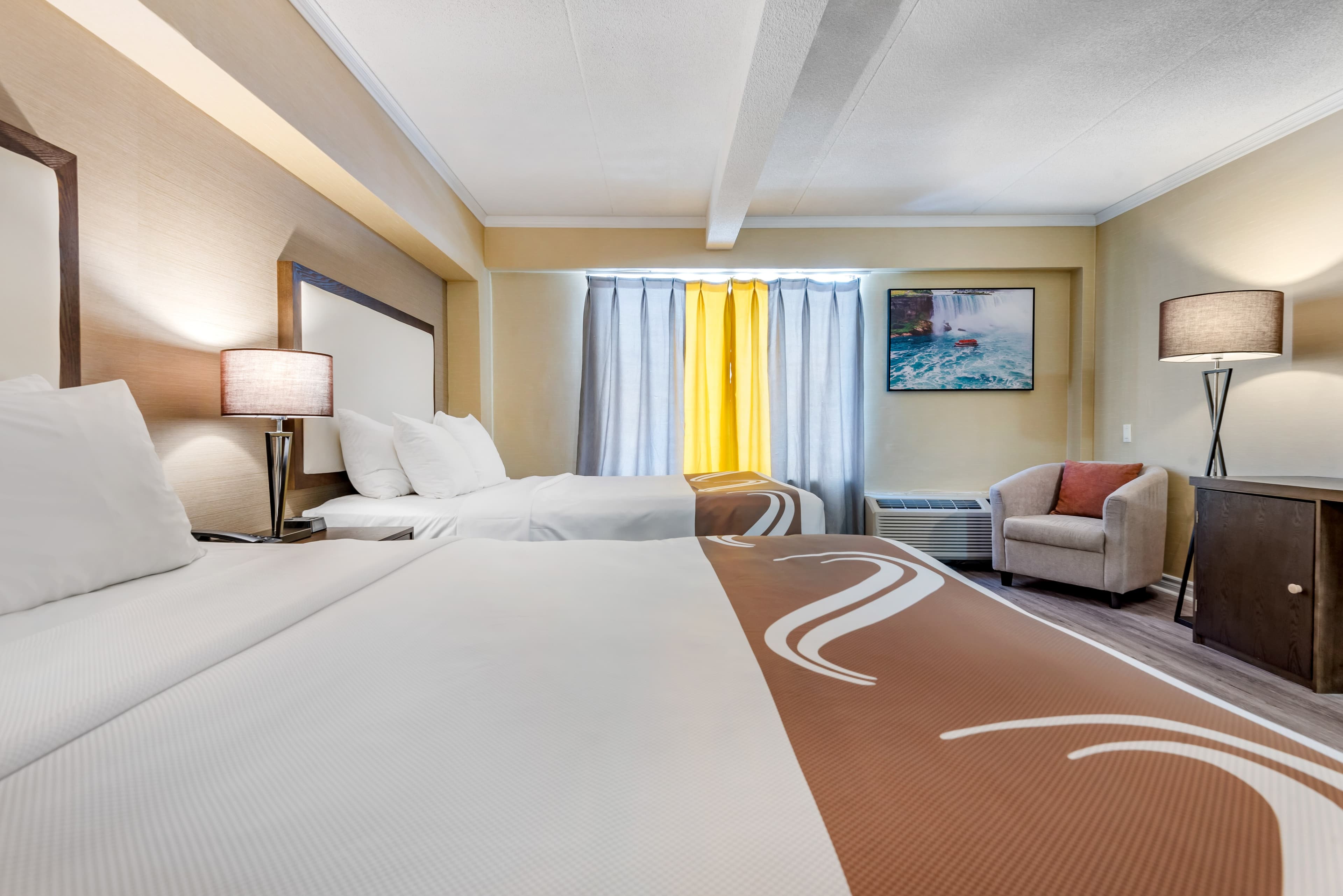 Quality Inn & Suites - Image 4