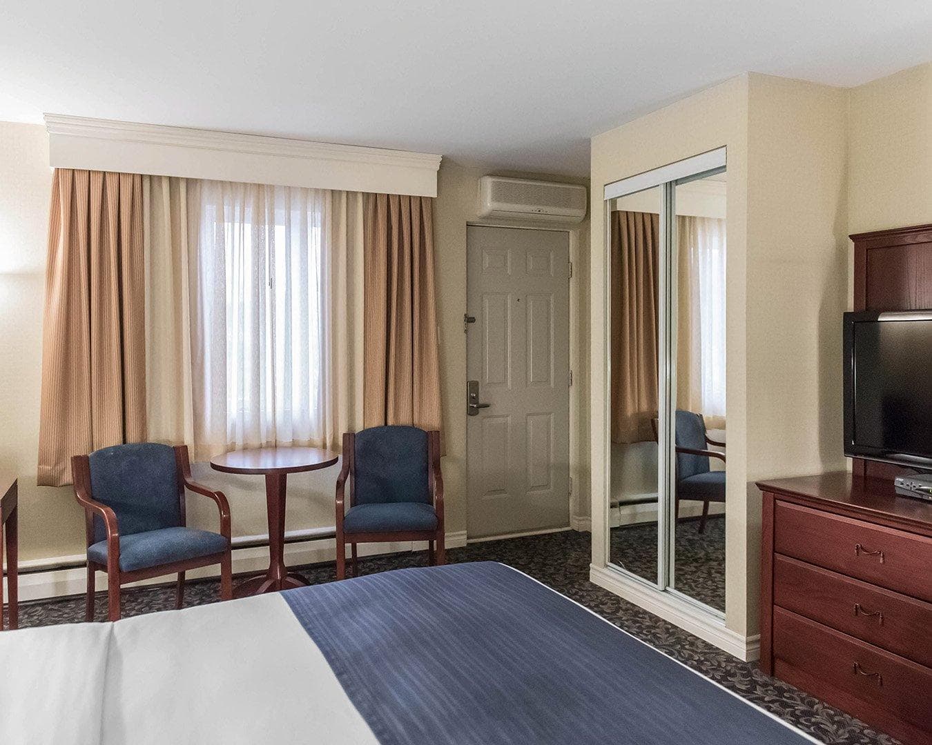 Quality Inn - Image 4