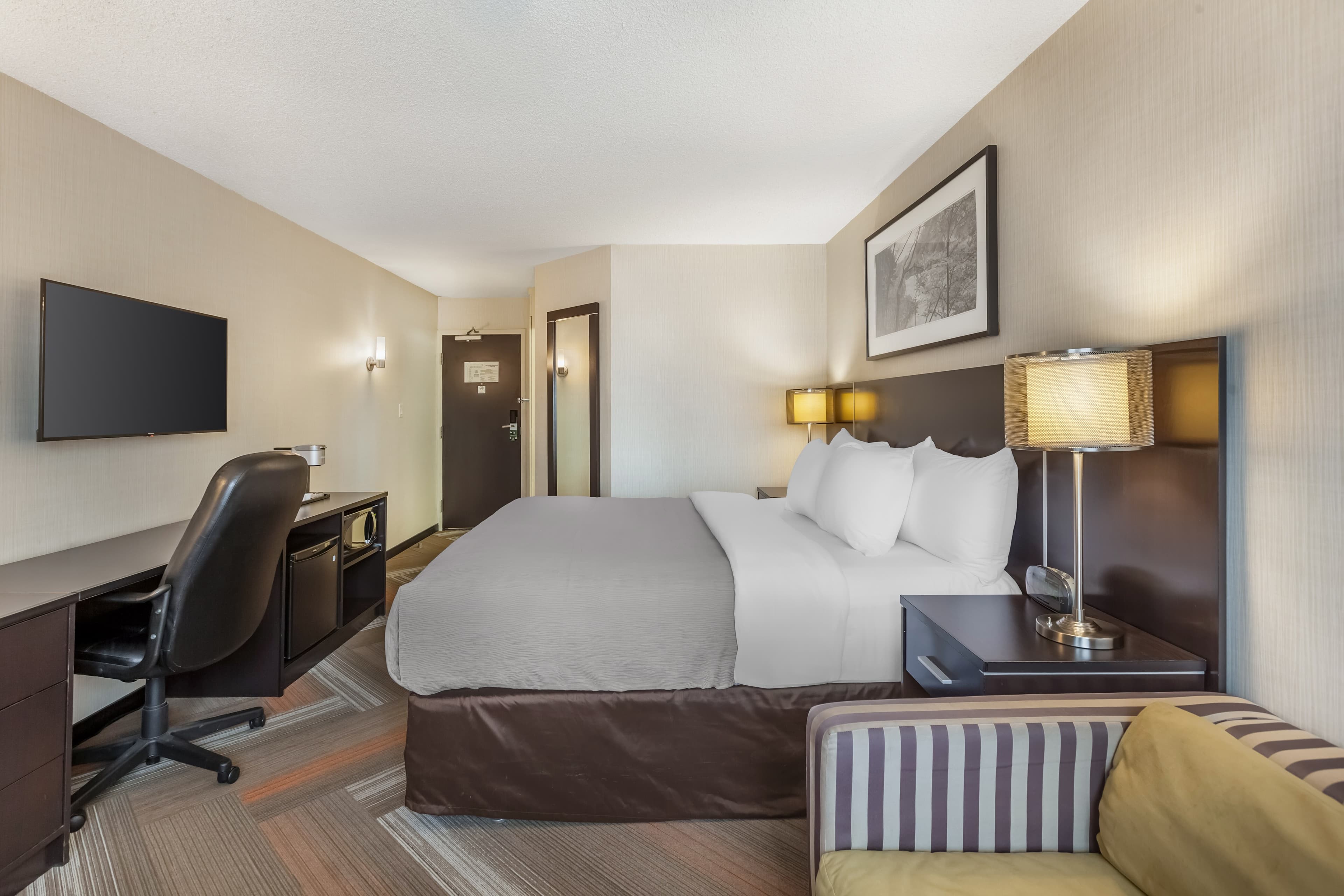 Quality Hotel - Image 3