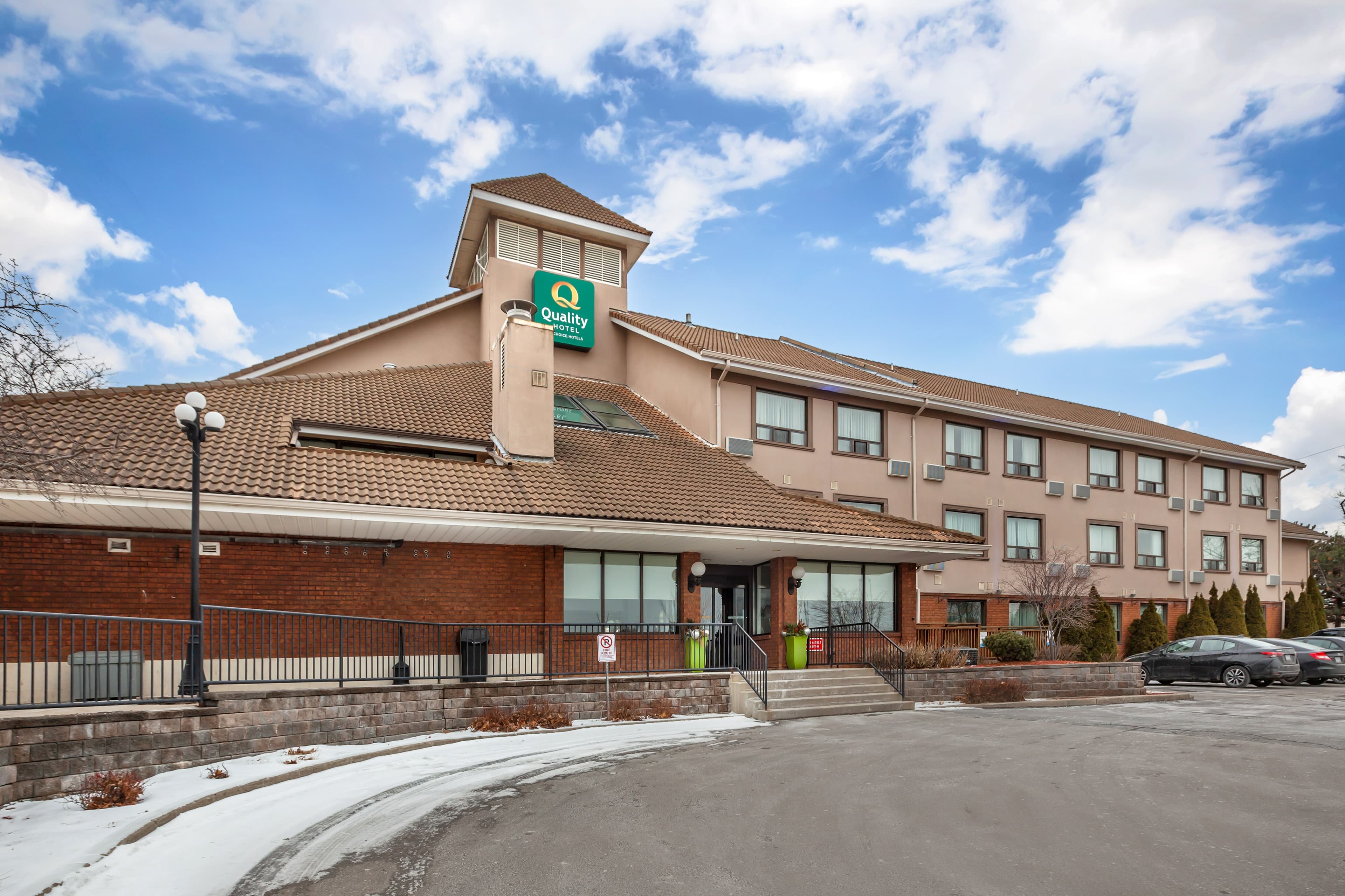Quality Hotel - Image 1
