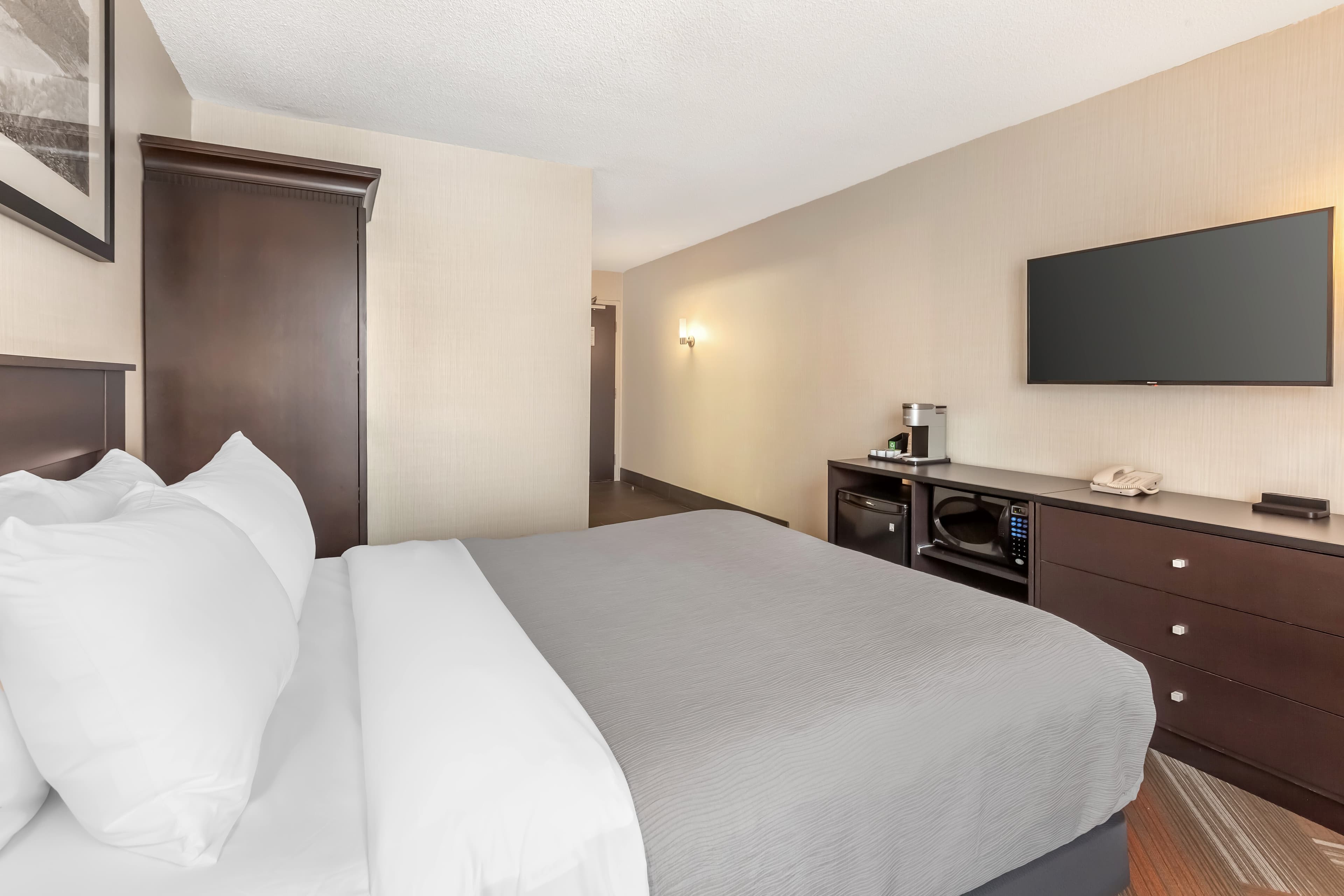 Quality Hotel — 11