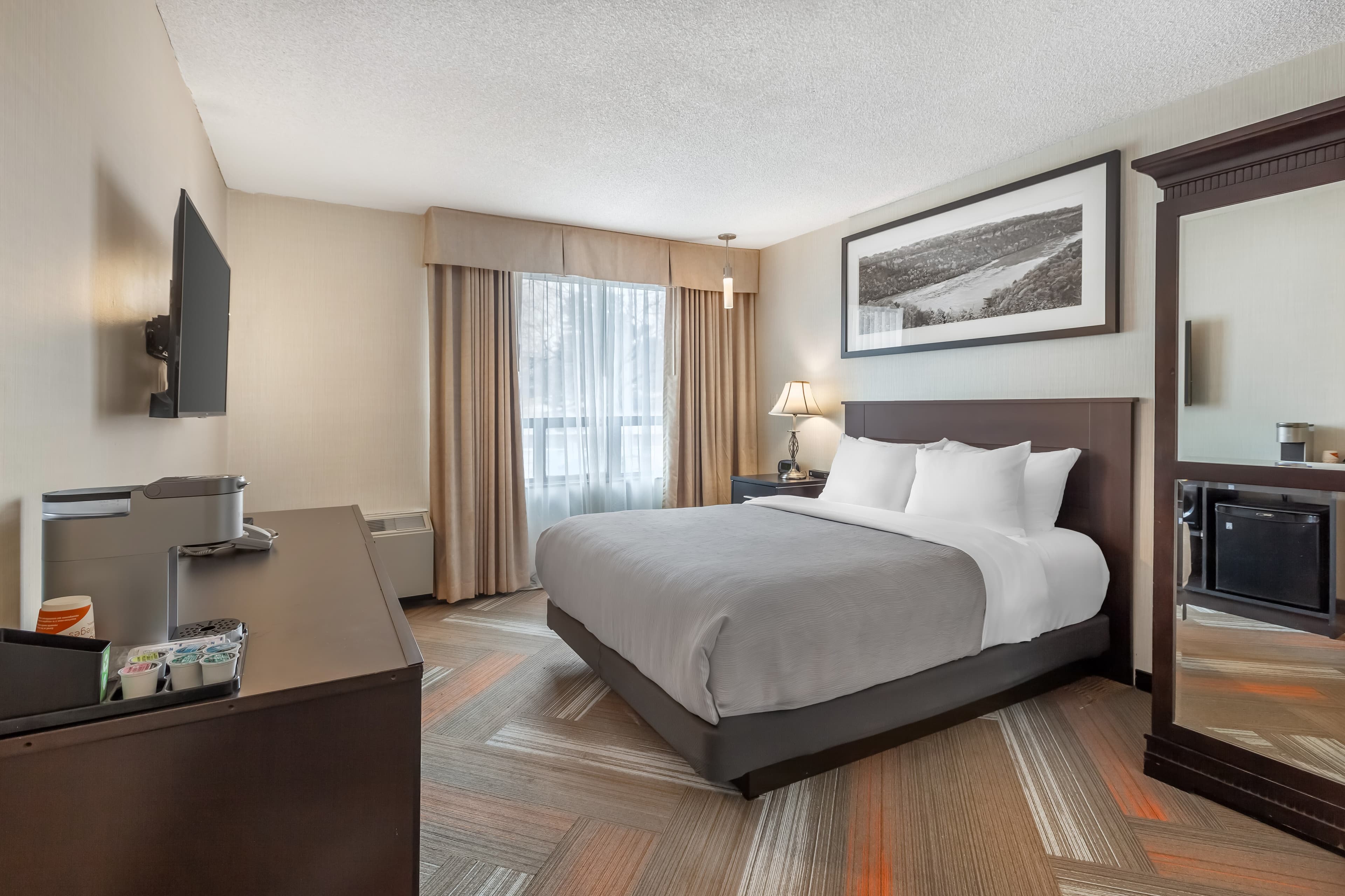 Quality Hotel — 12