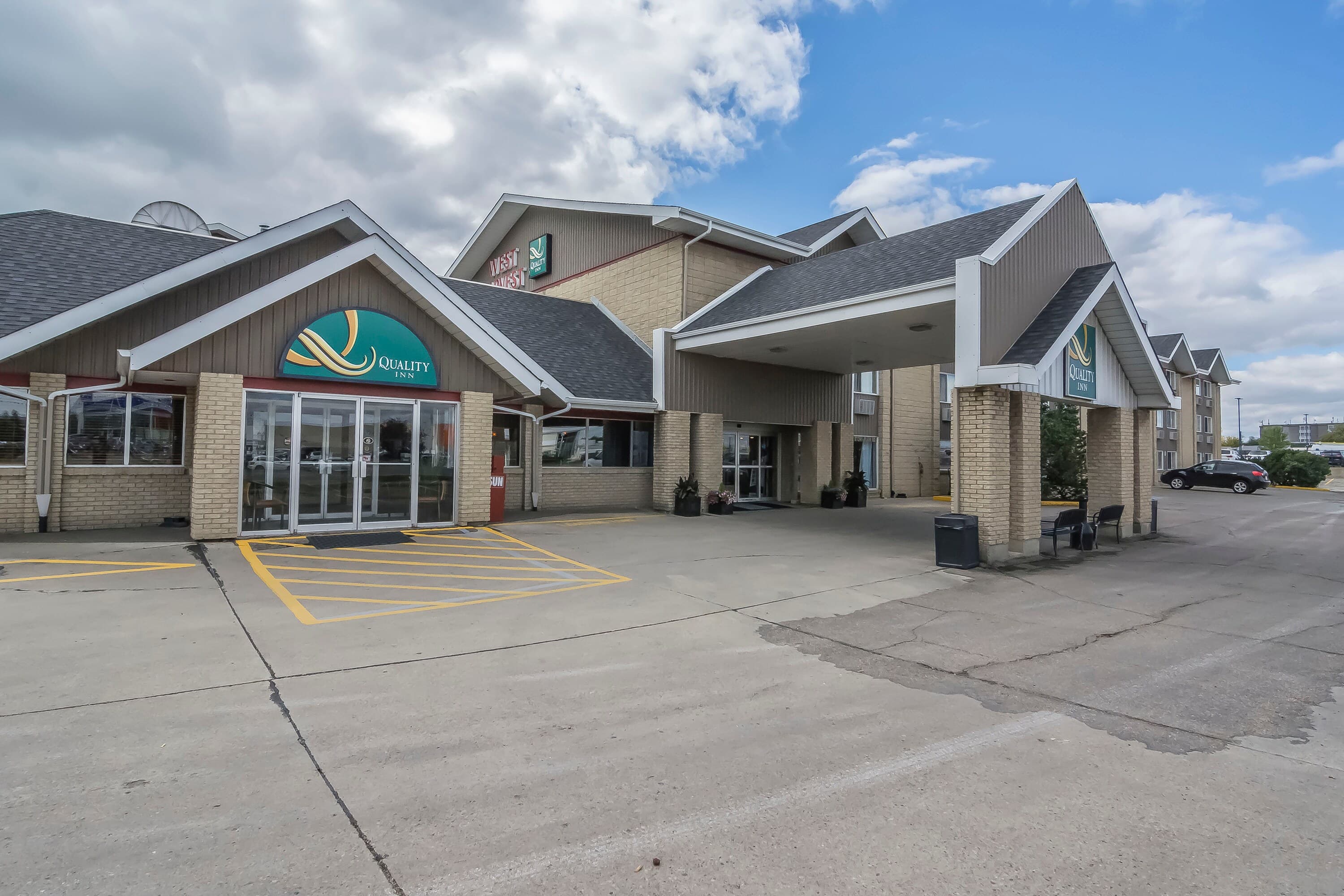Quality Inn West Edmonton - Image 1