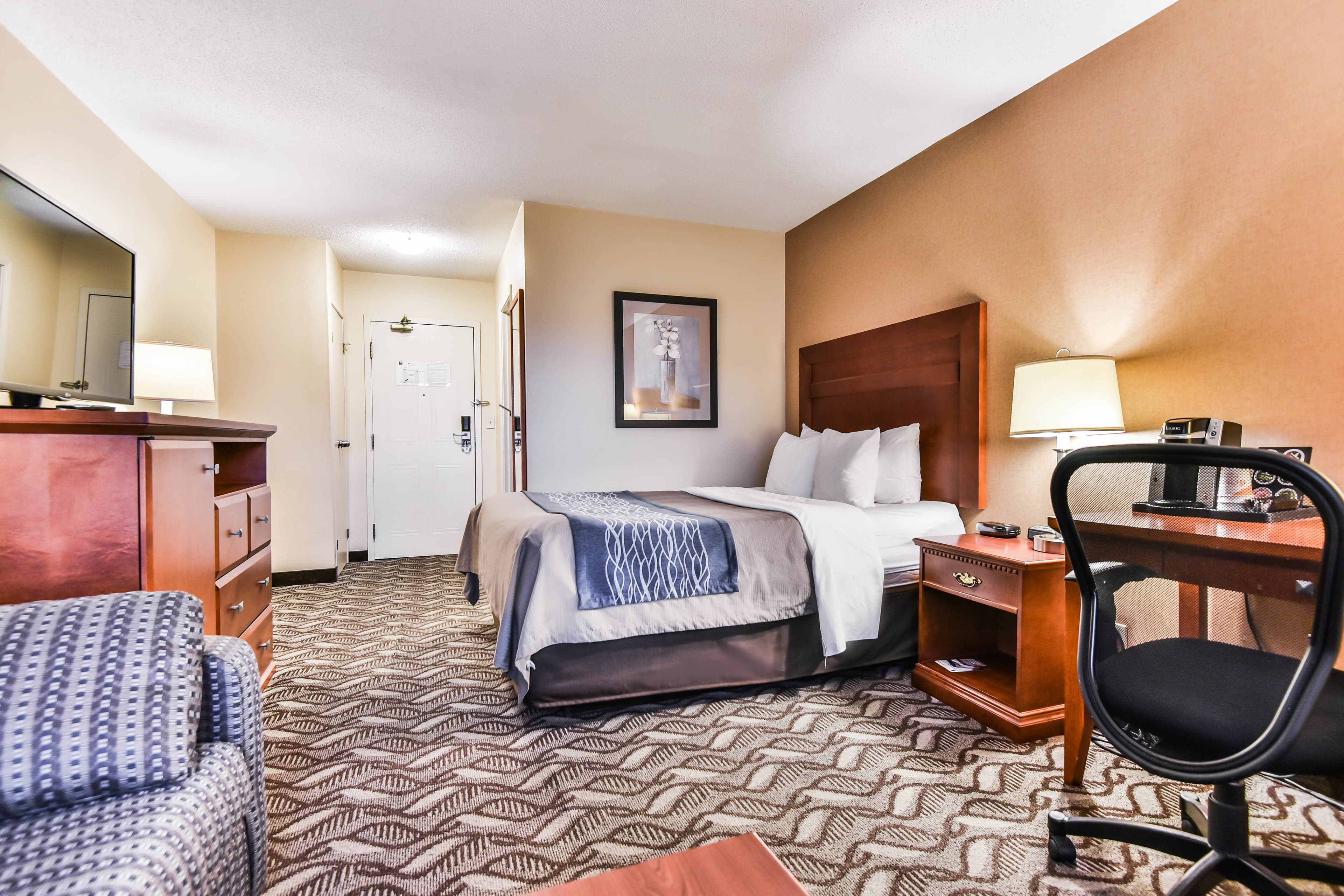 Comfort Inn & Suites Ambassador Bridge — 7