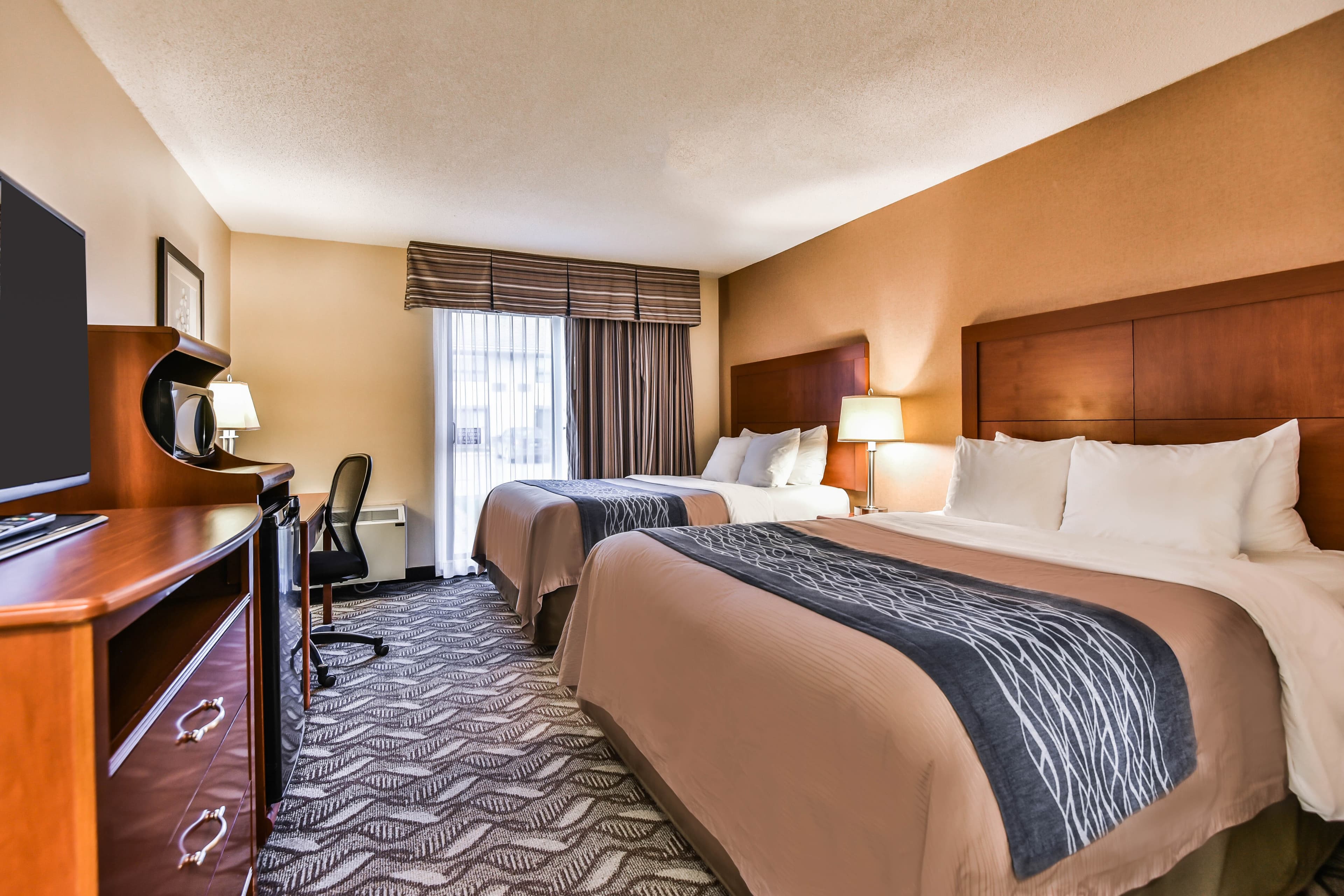 Comfort Inn & Suites Ambassador Bridge — 13