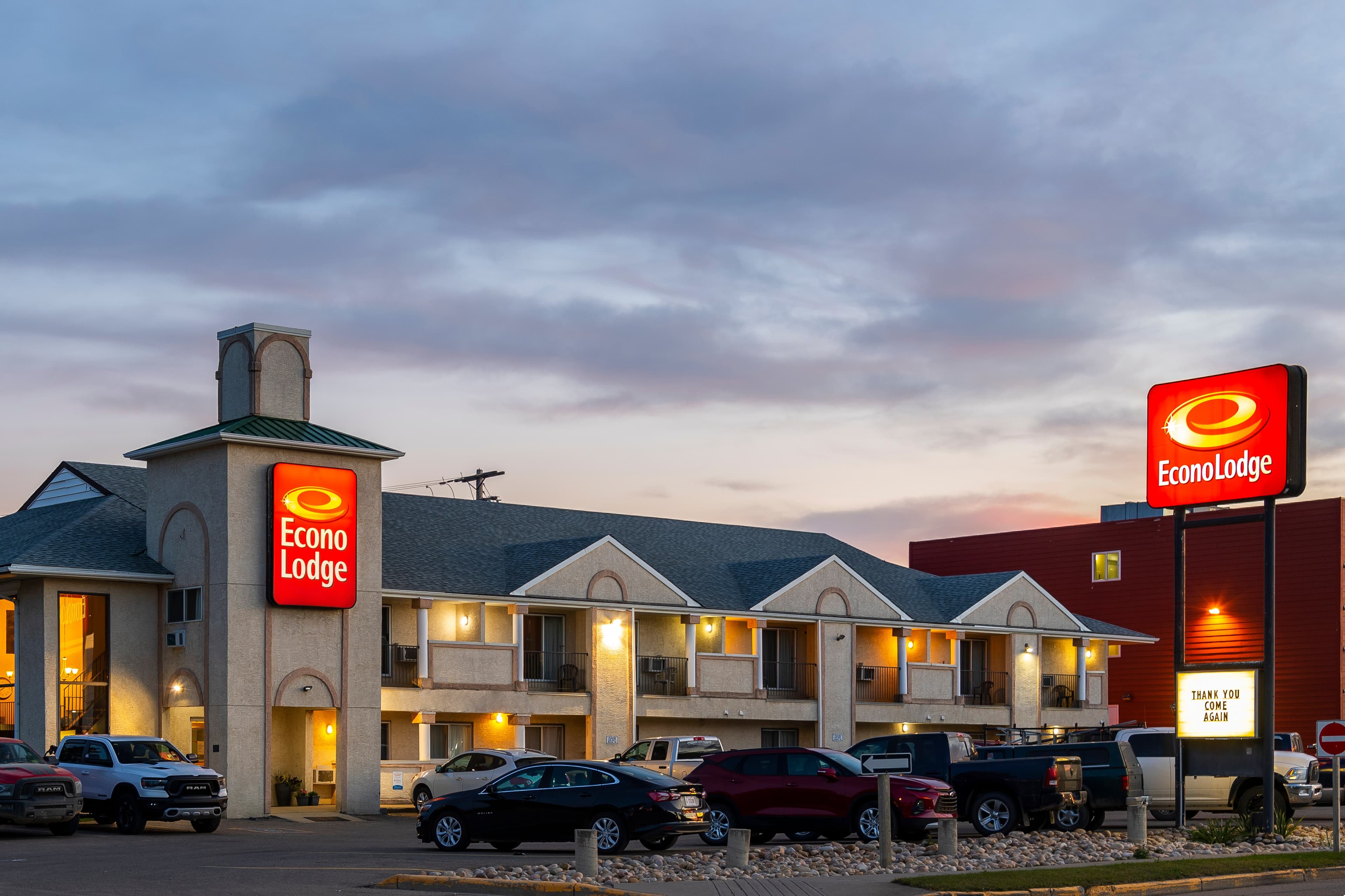Econo Lodge - Image 1