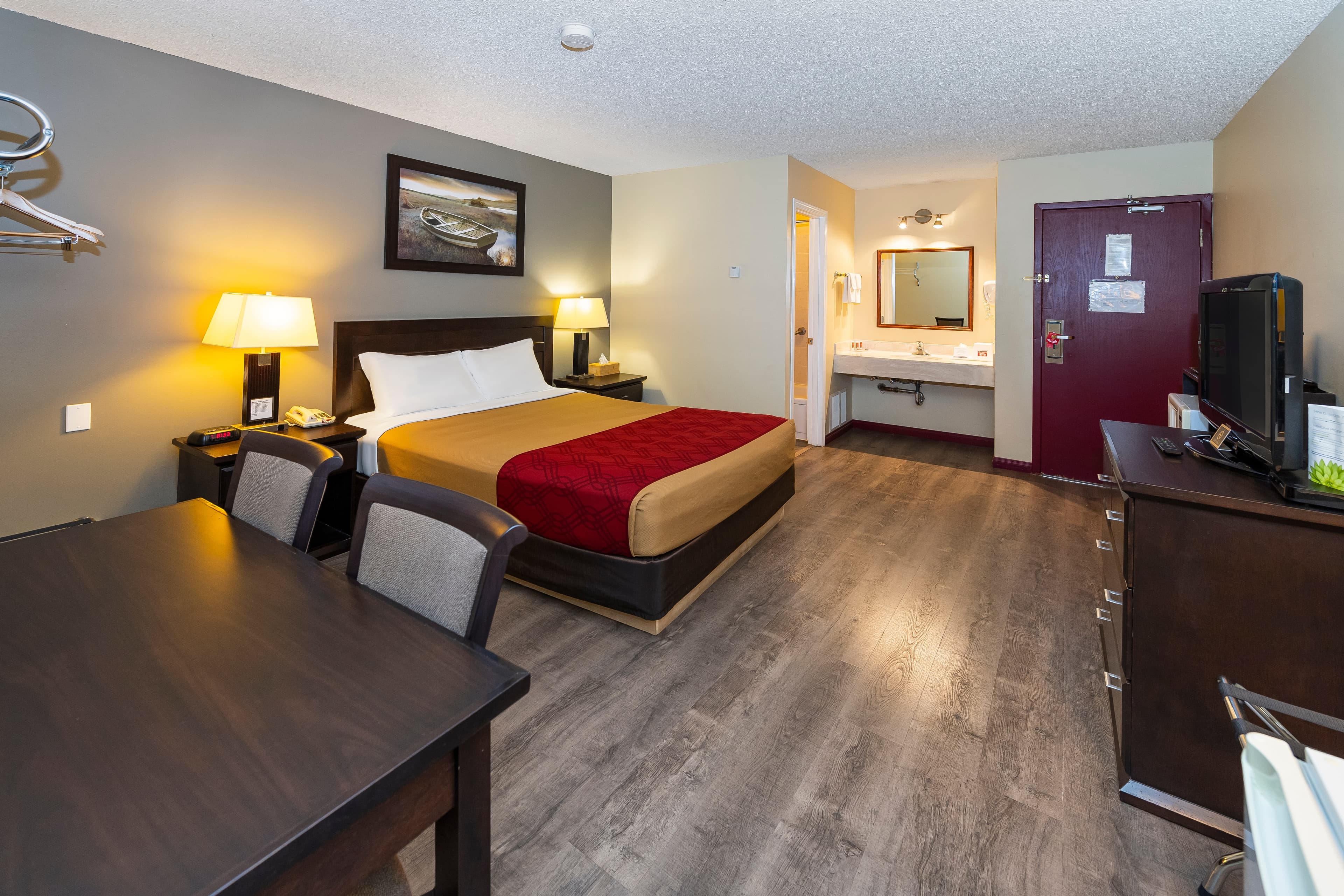 Econo Lodge — 6
