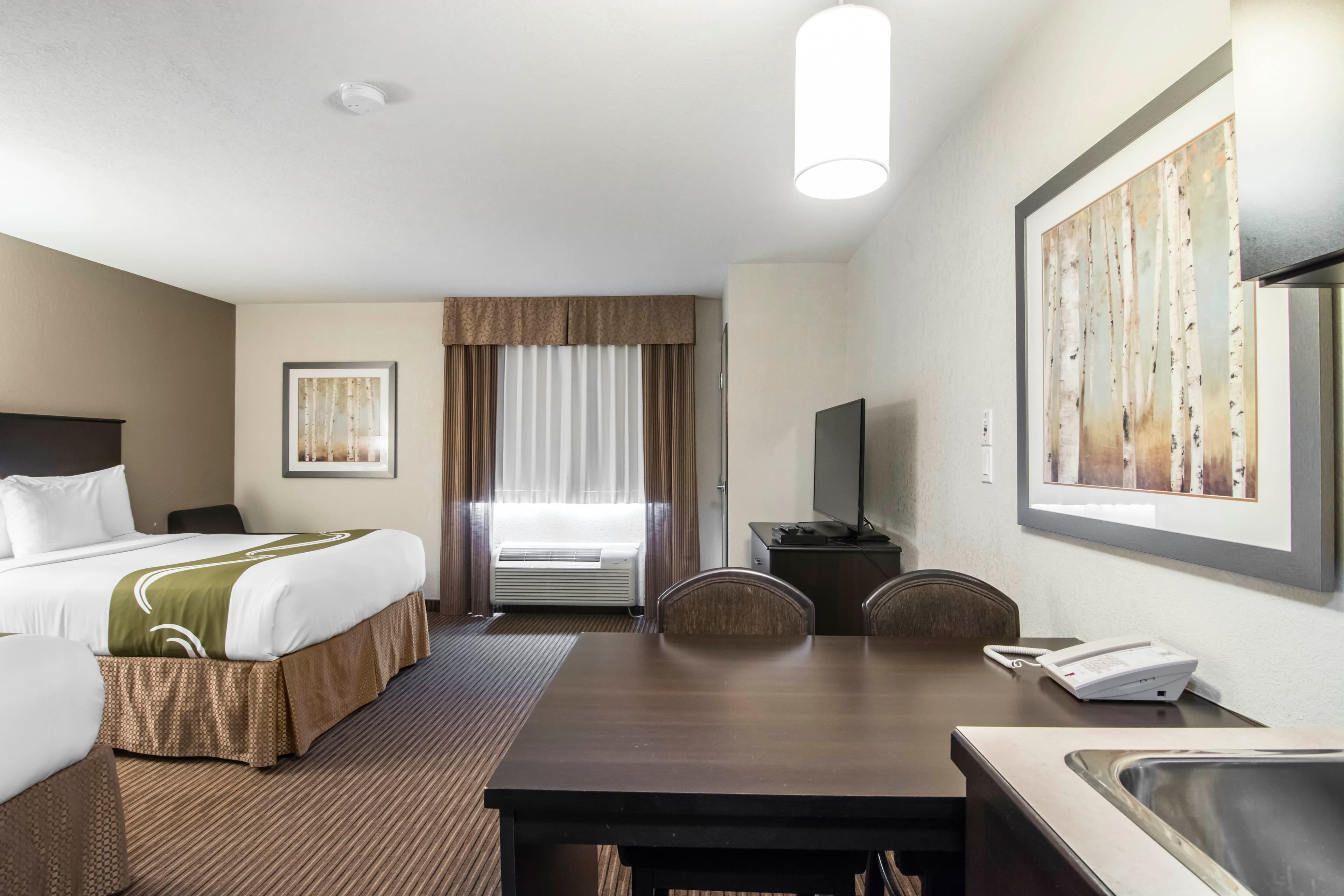 Quality Inn & Suites Thompson - Image 2